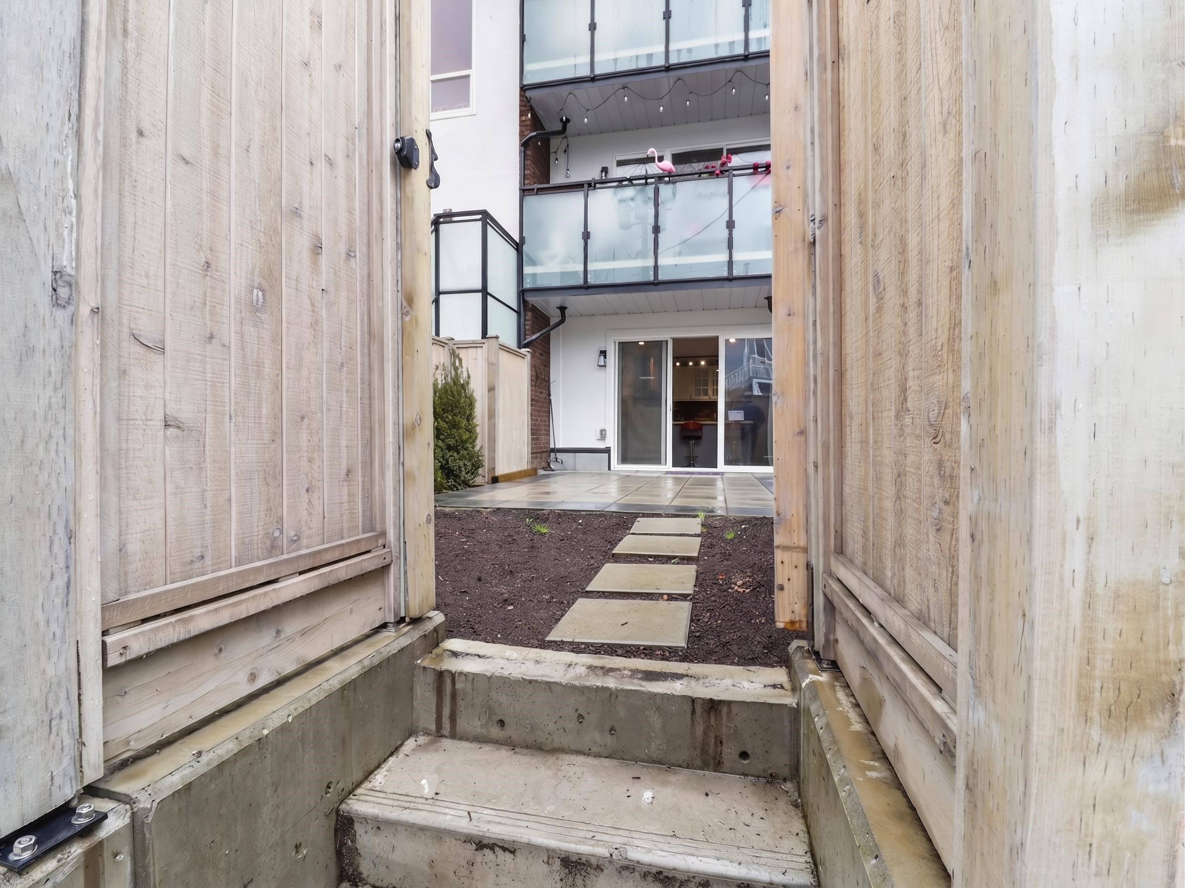 114 2250 OXFORD STREET Unit: 114
