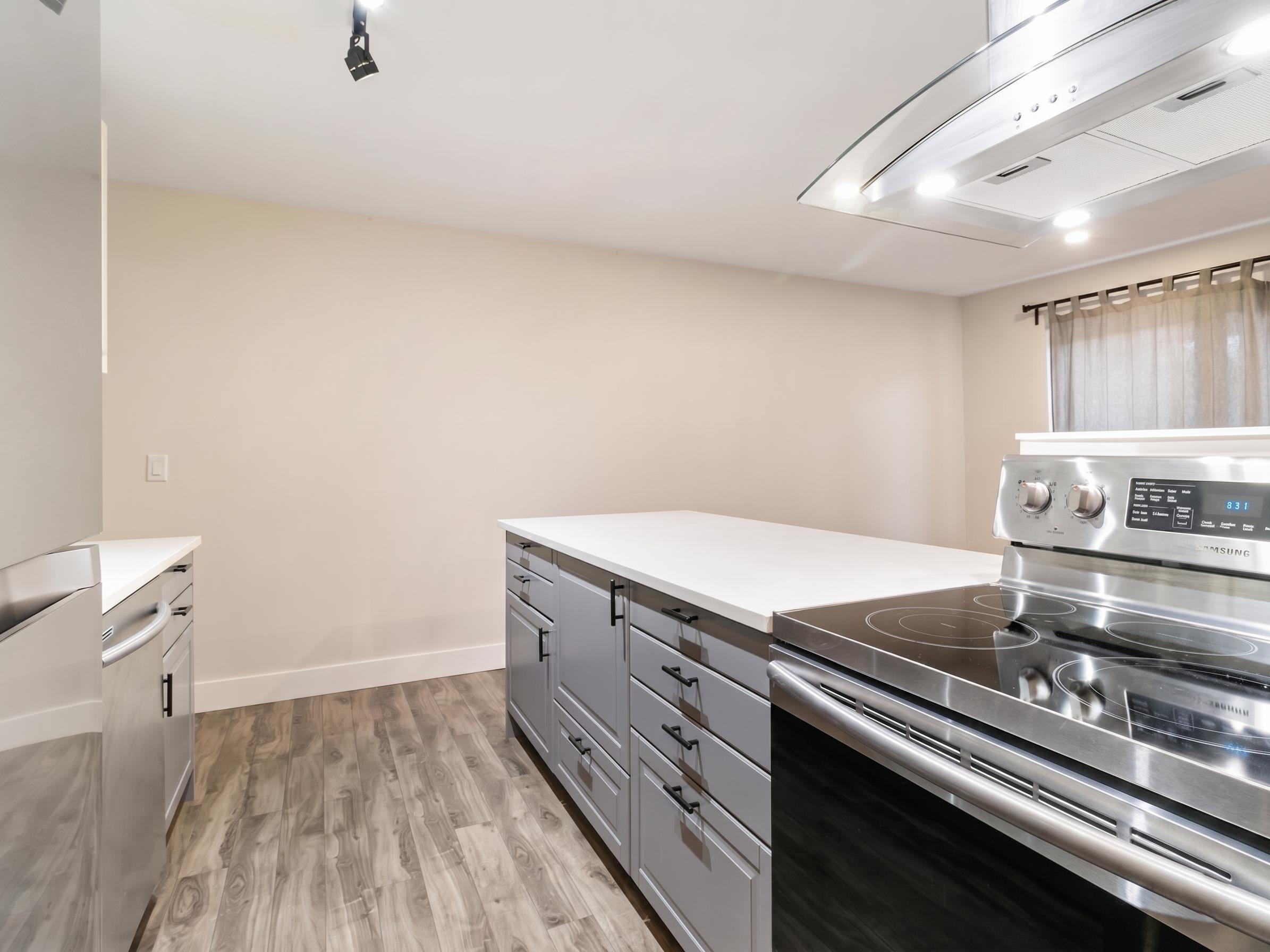 114 2250 OXFORD STREET Unit: 114