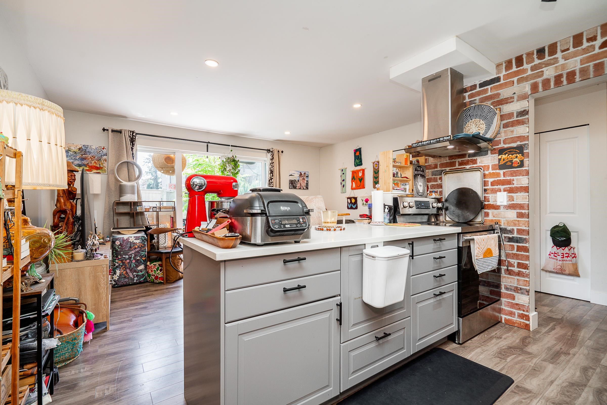 114 2250 OXFORD STREET Unit: 114