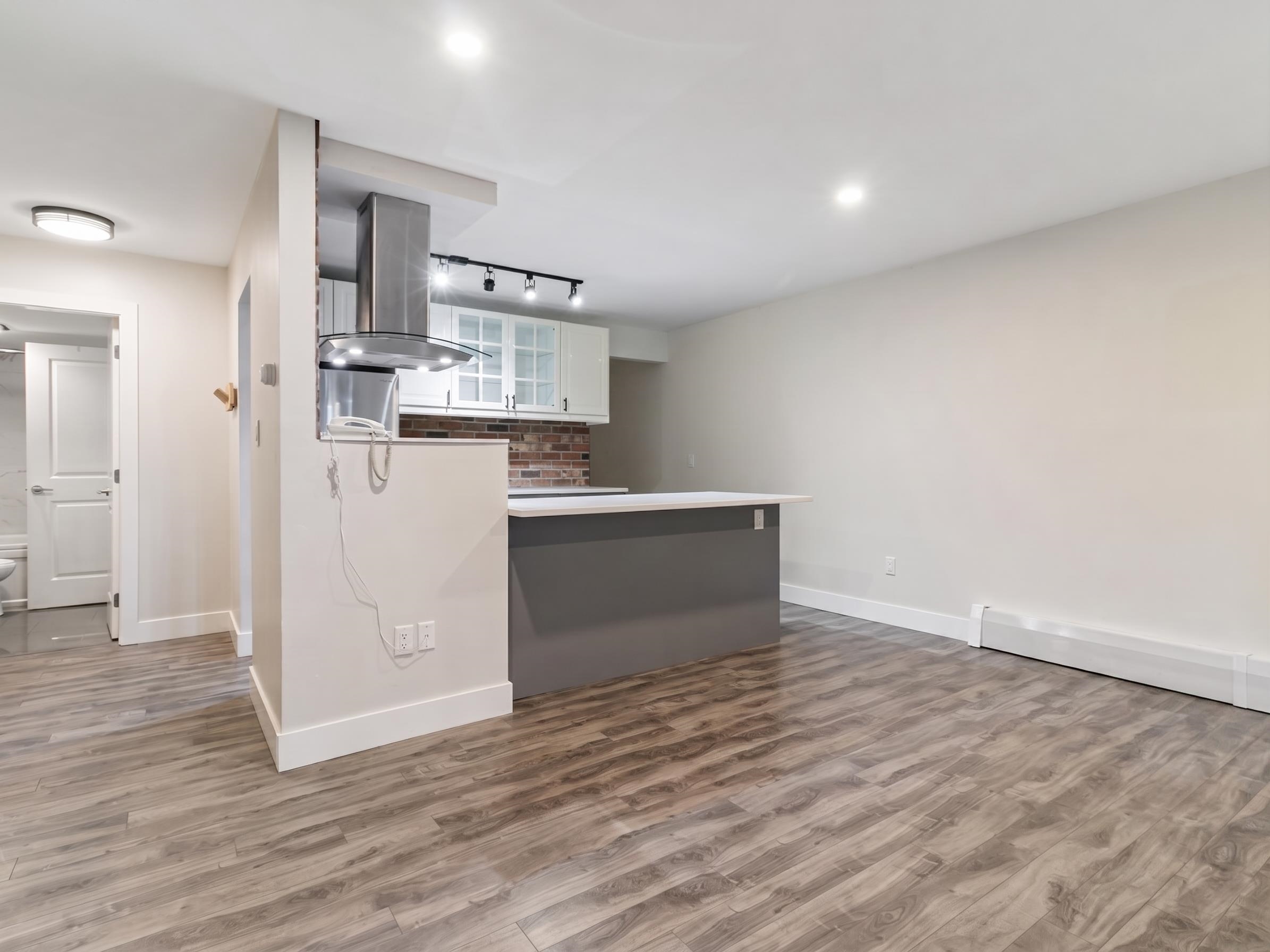 114 2250 OXFORD STREET Unit: 114
