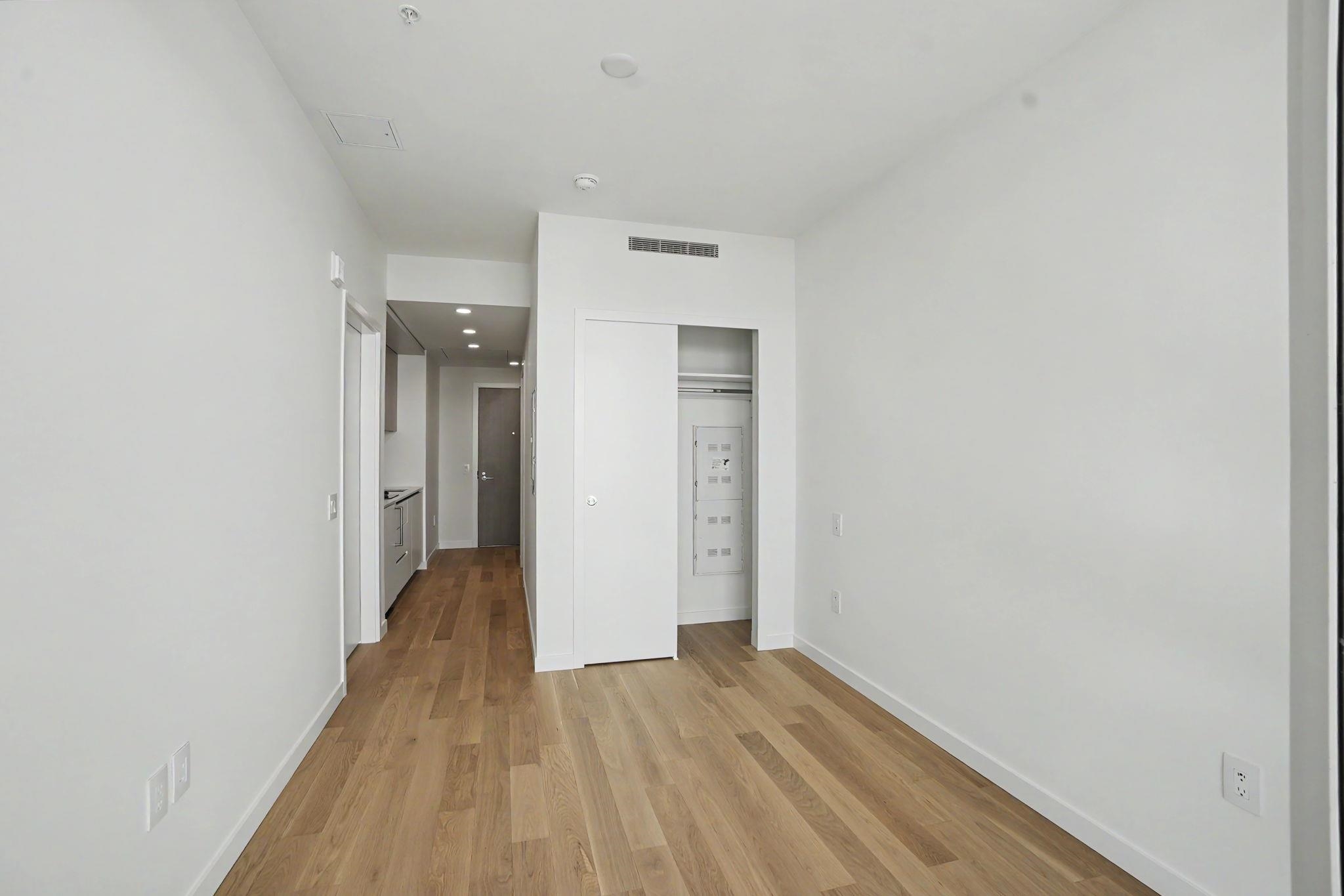 606 3963 UPLANDS WAY Unit: 606
