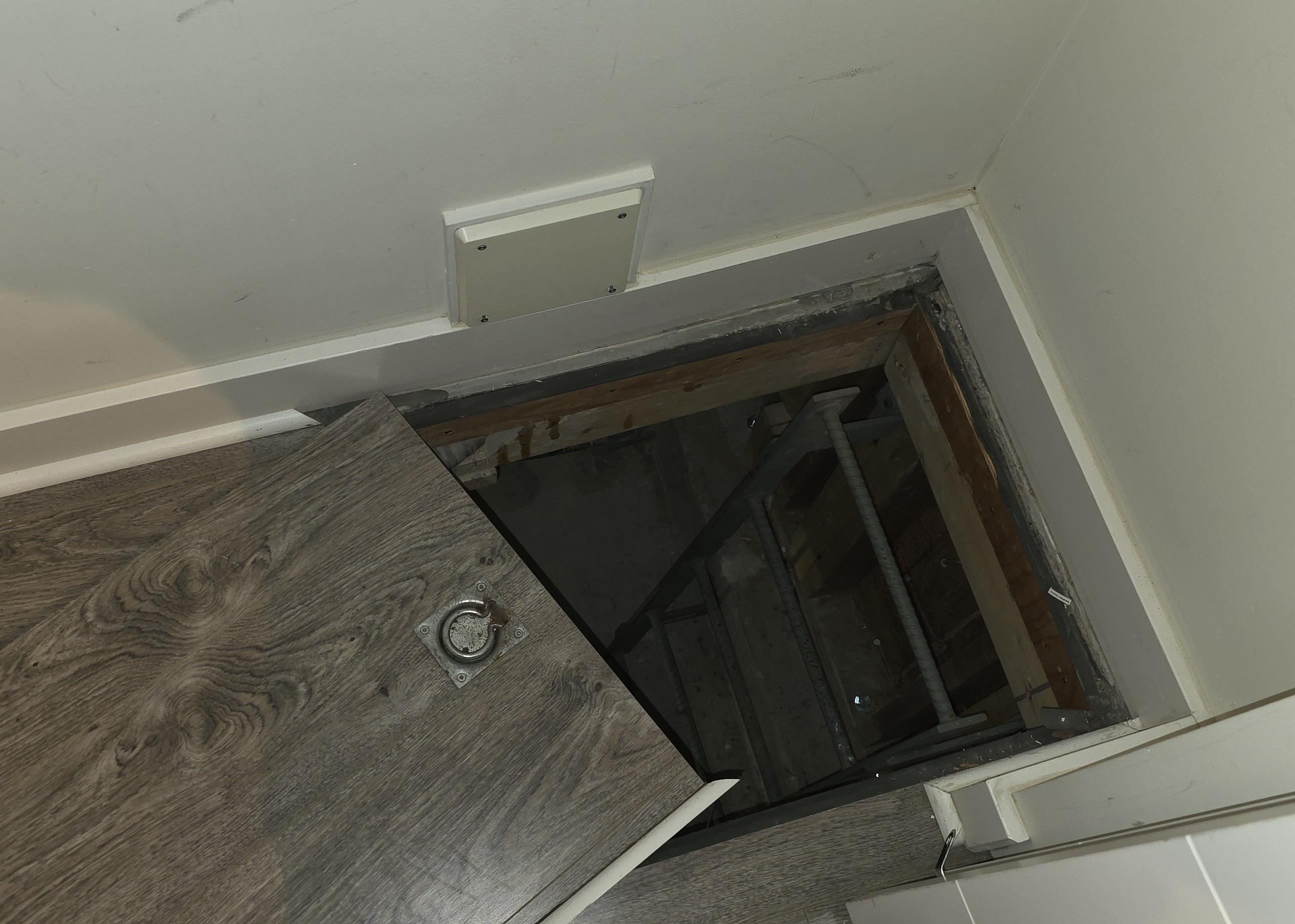 103 735 W 15TH STREET Unit: 103