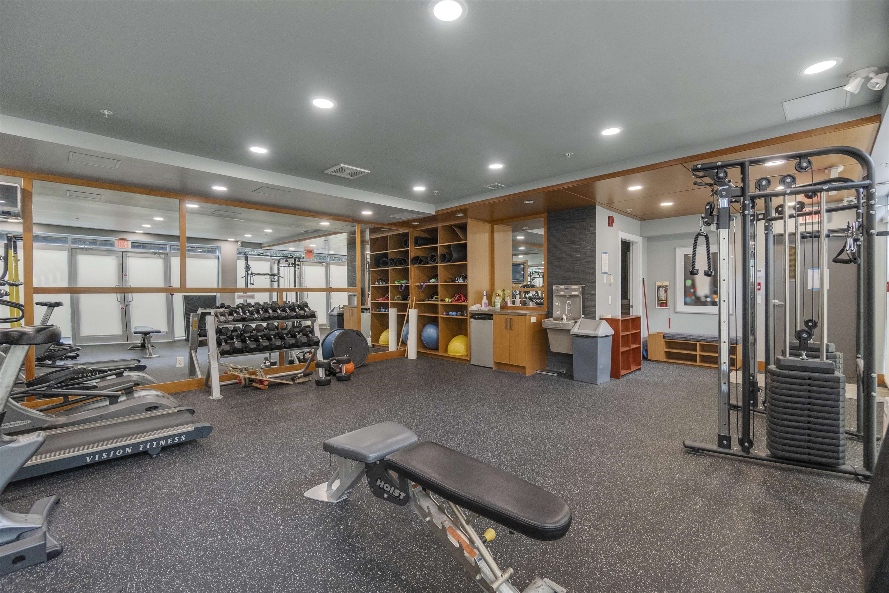 103 735 W 15TH STREET Unit: 103