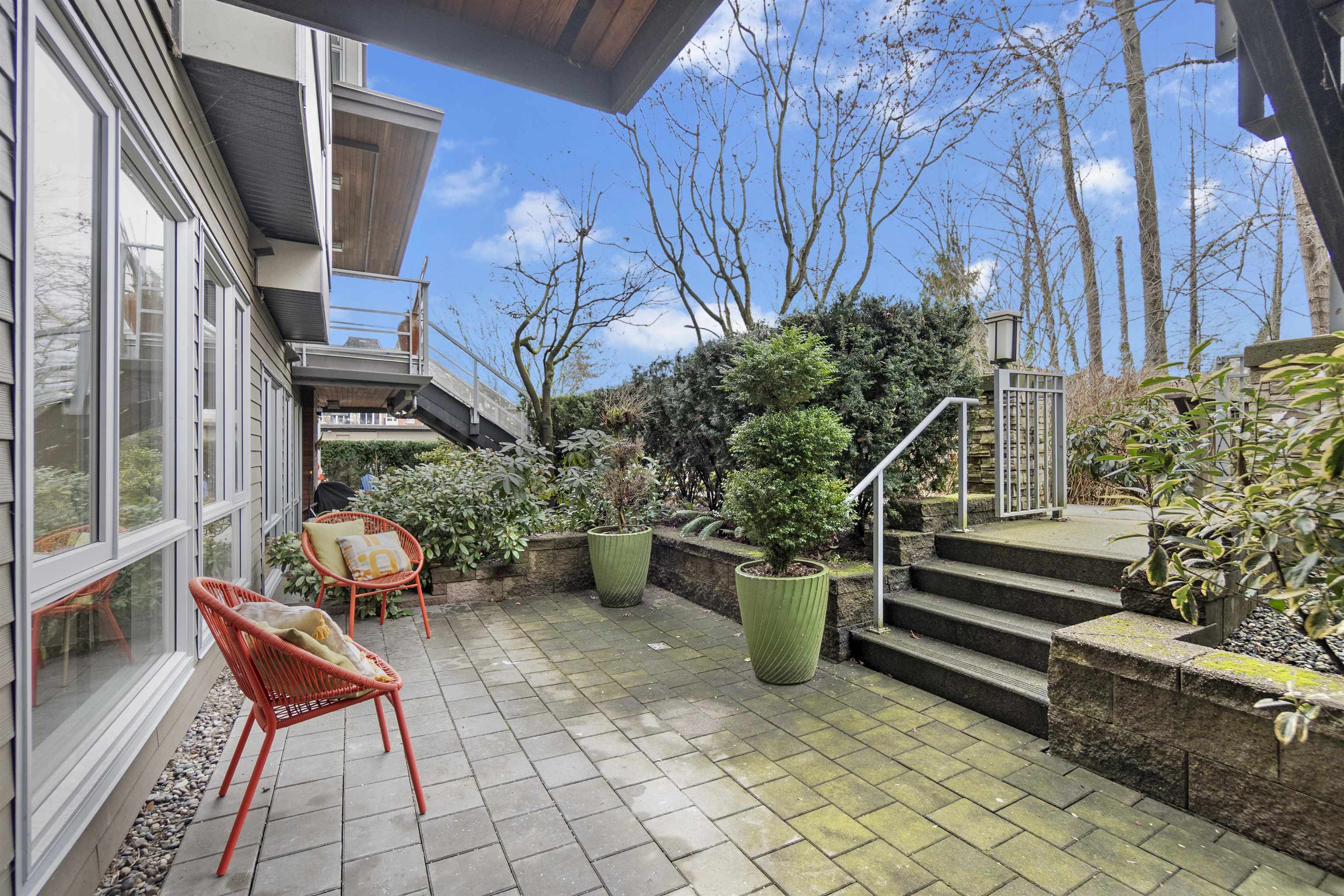 103 735 W 15TH STREET Unit: 103