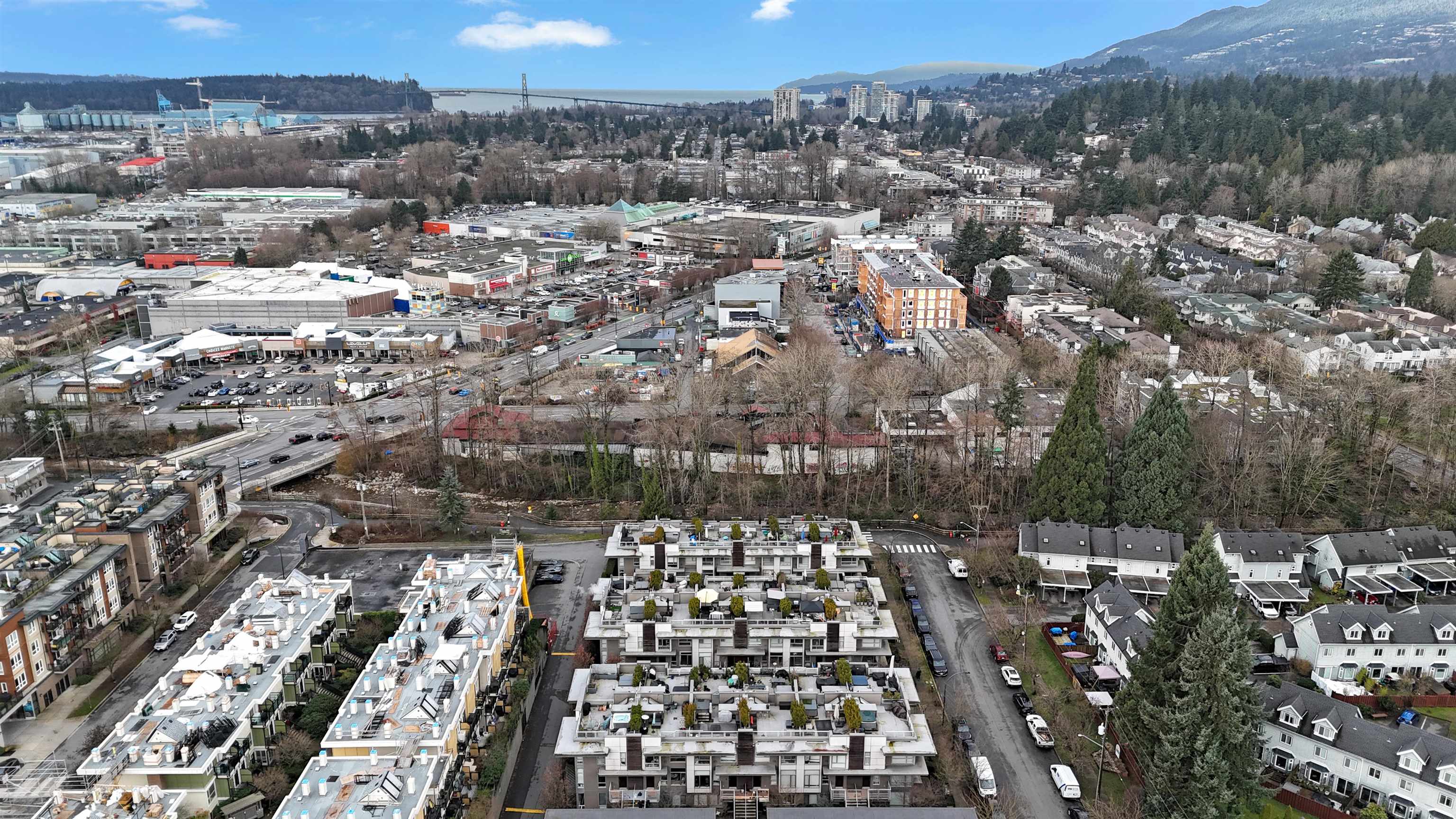103 735 W 15TH STREET Unit: 103