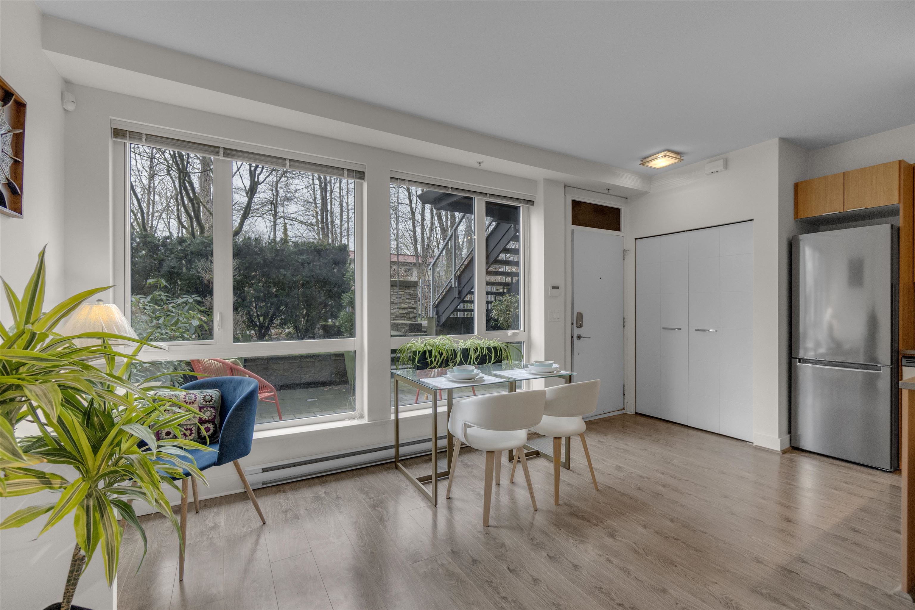 103 735 W 15TH STREET Unit: 103