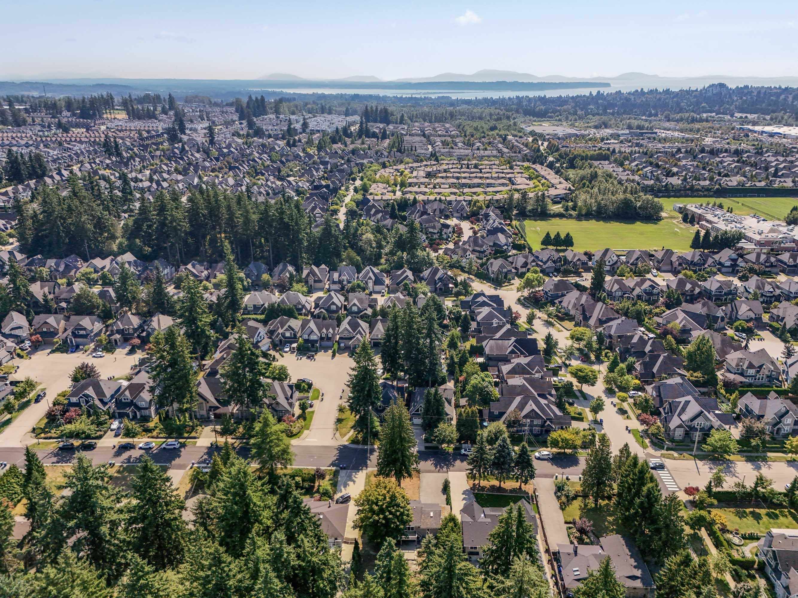 16235 28 AVENUE Unit: 16235