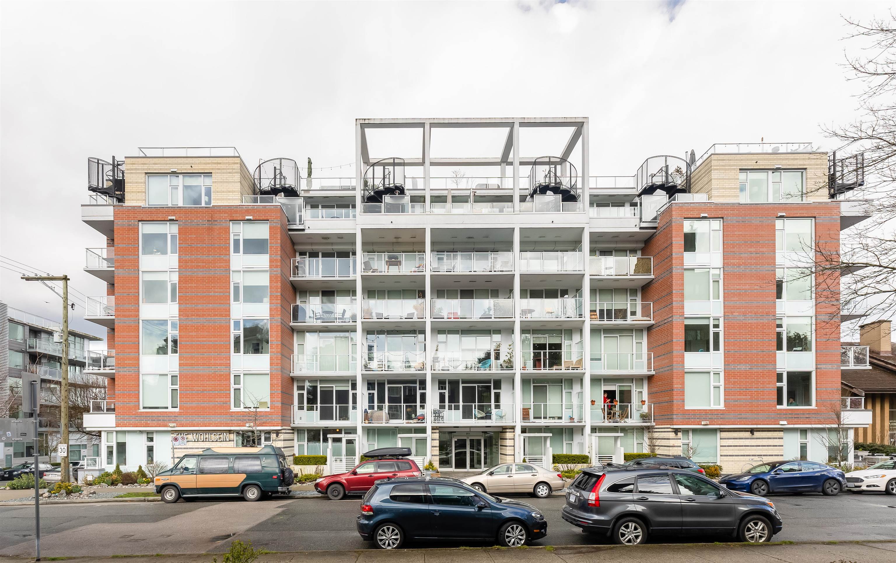 521 311 E 6 AVENUE Unit: 521
