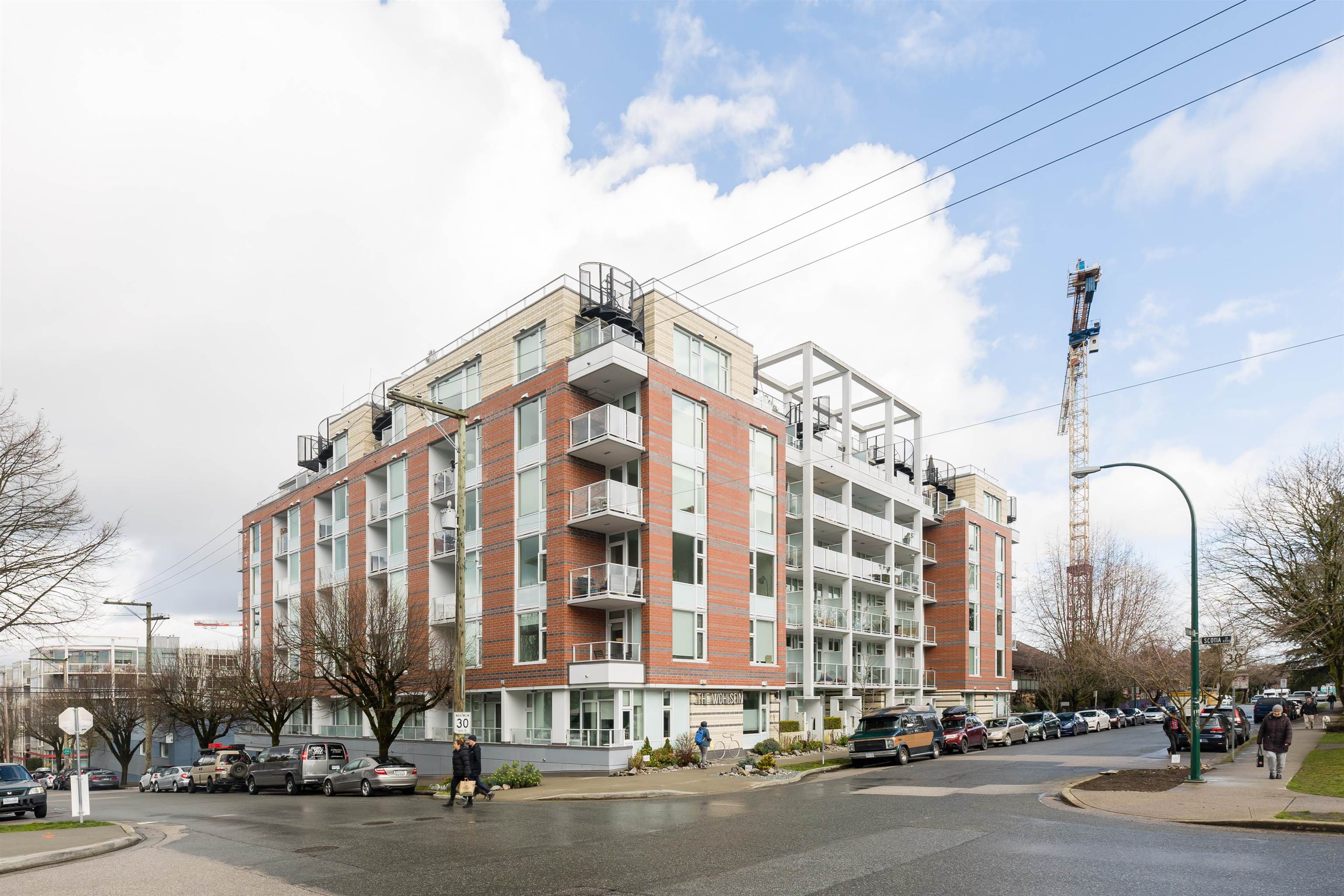 521 311 E 6 AVENUE Unit: 521