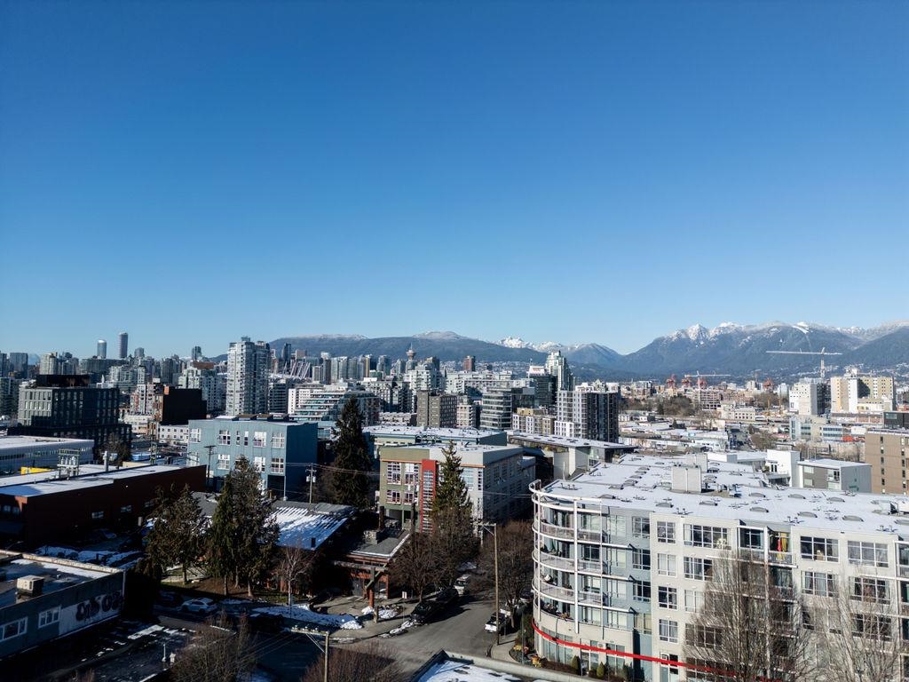 521 311 E 6 AVENUE Unit: 521