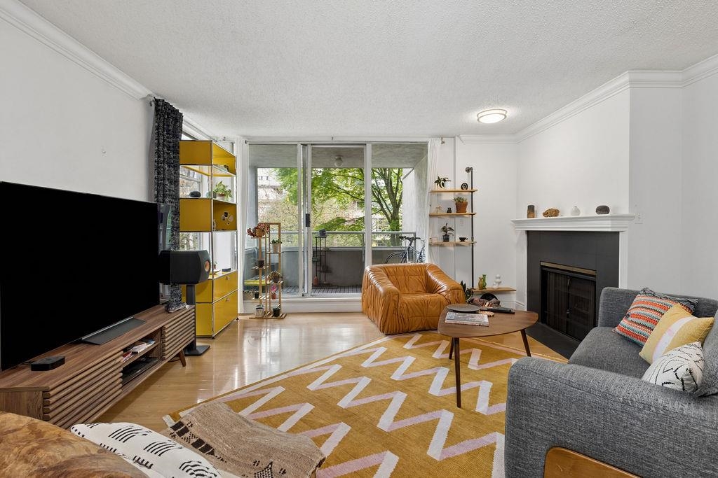 202 1220 BARCLAY STREET Unit: 202