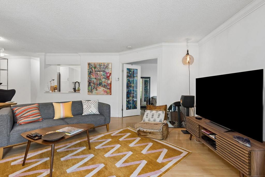 202 1220 BARCLAY STREET Unit: 202