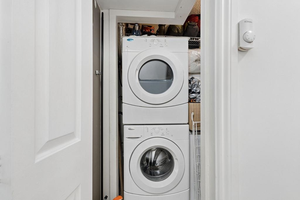 202 1220 BARCLAY STREET Unit: 202