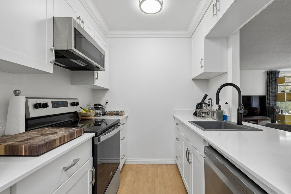 202 1220 BARCLAY STREET Unit: 202