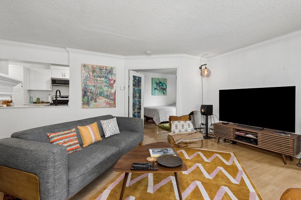 202 1220 BARCLAY STREET Unit: 202