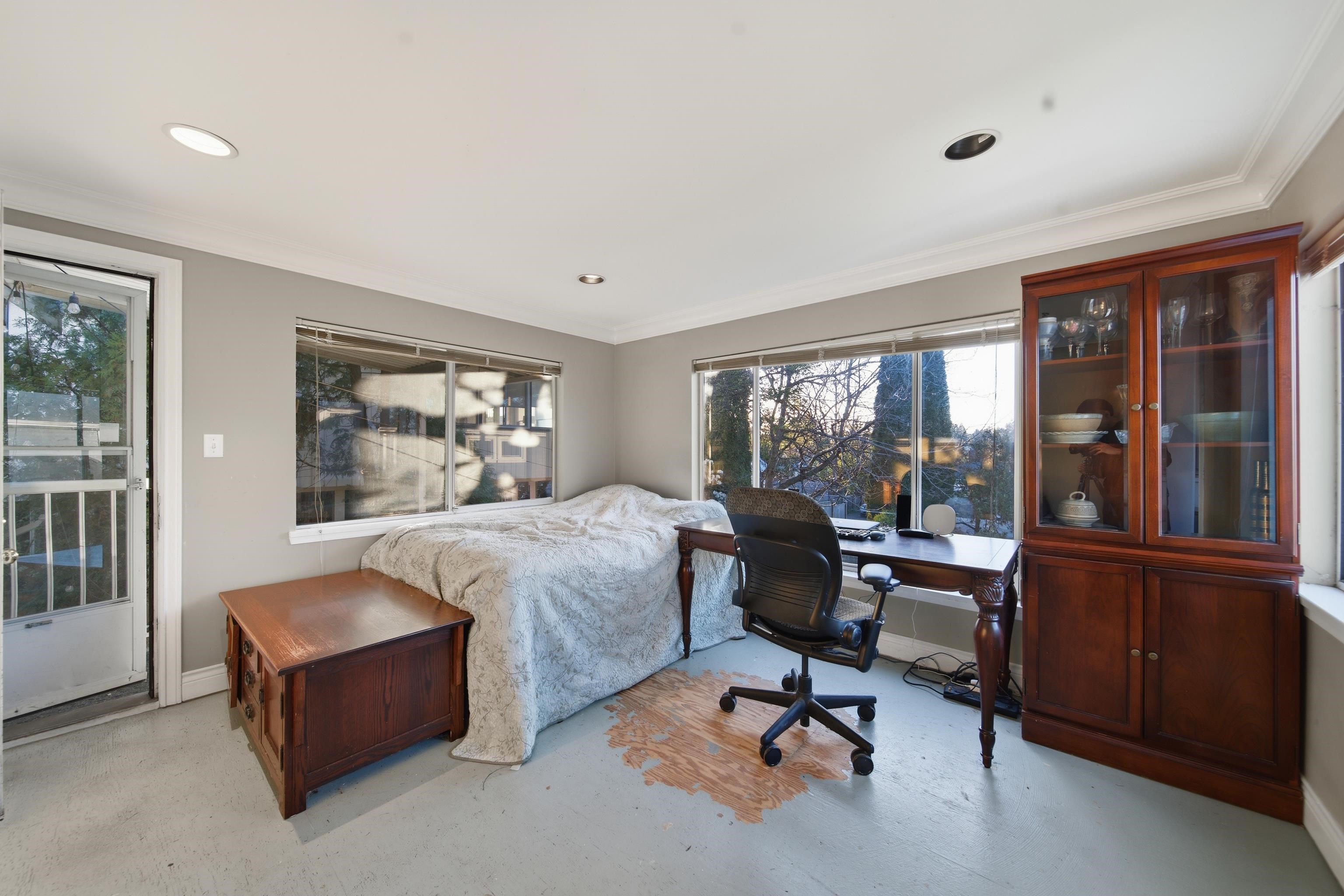 107 SEVENTH AVENUE
