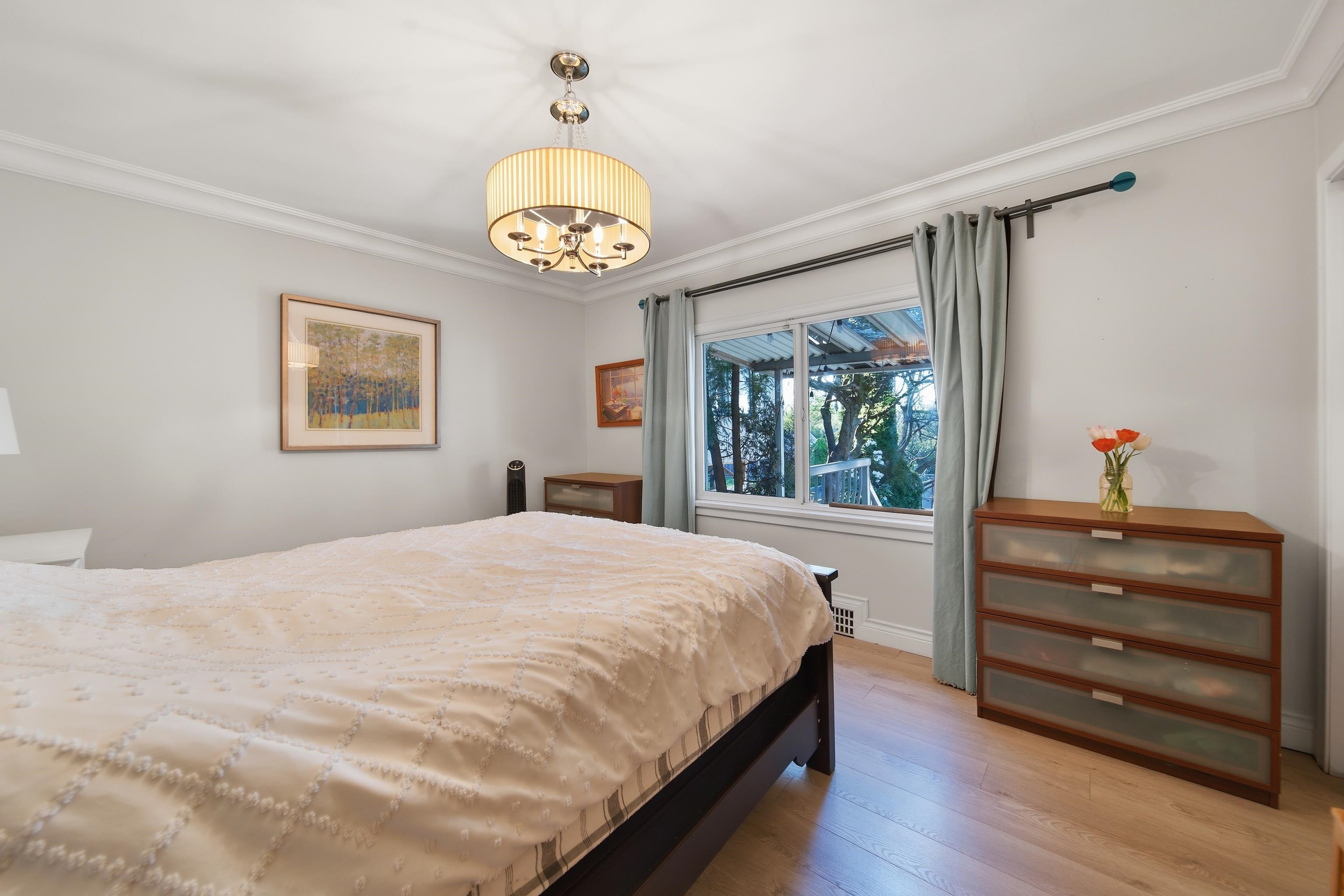 107 SEVENTH AVENUE
