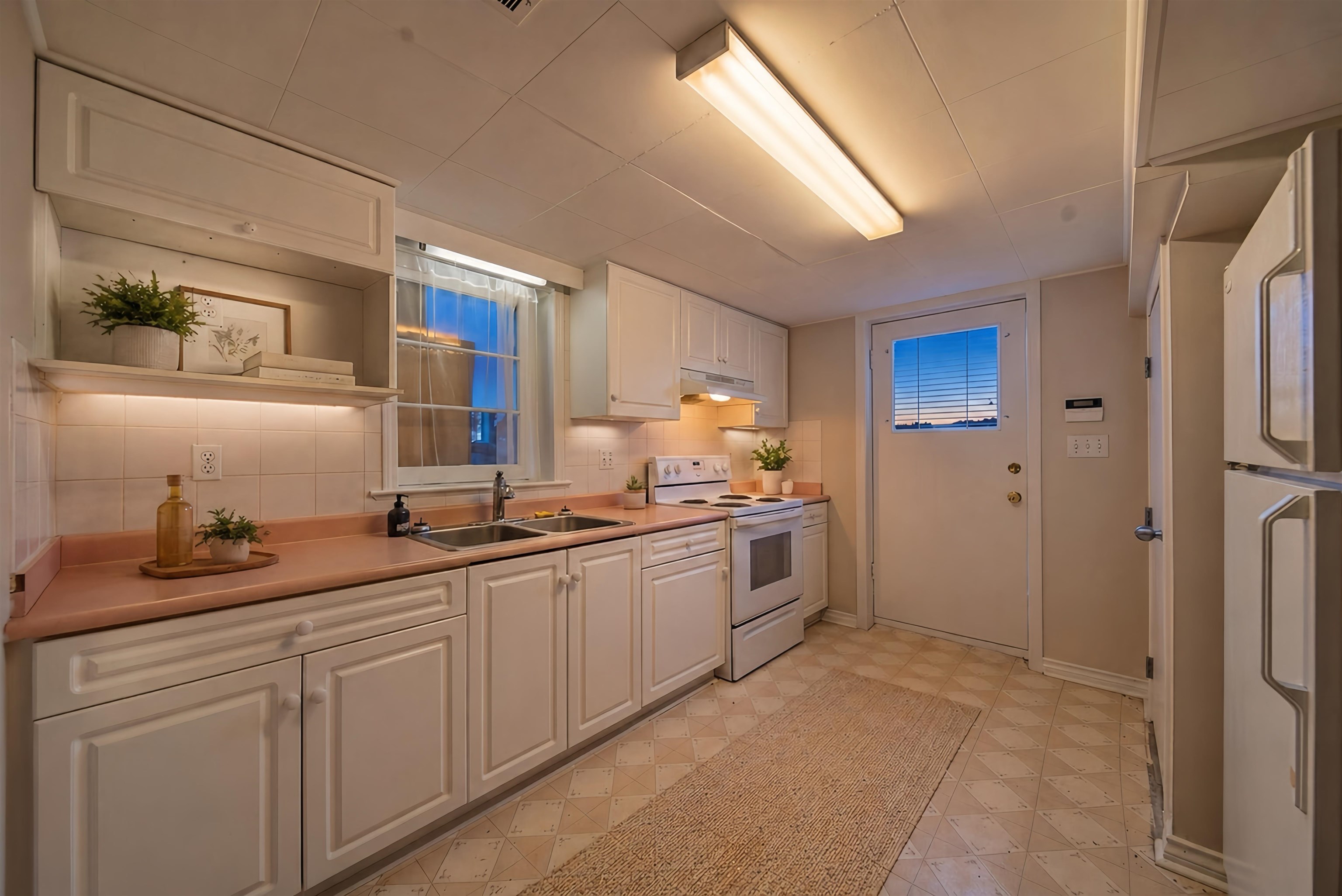 107 SEVENTH AVENUE