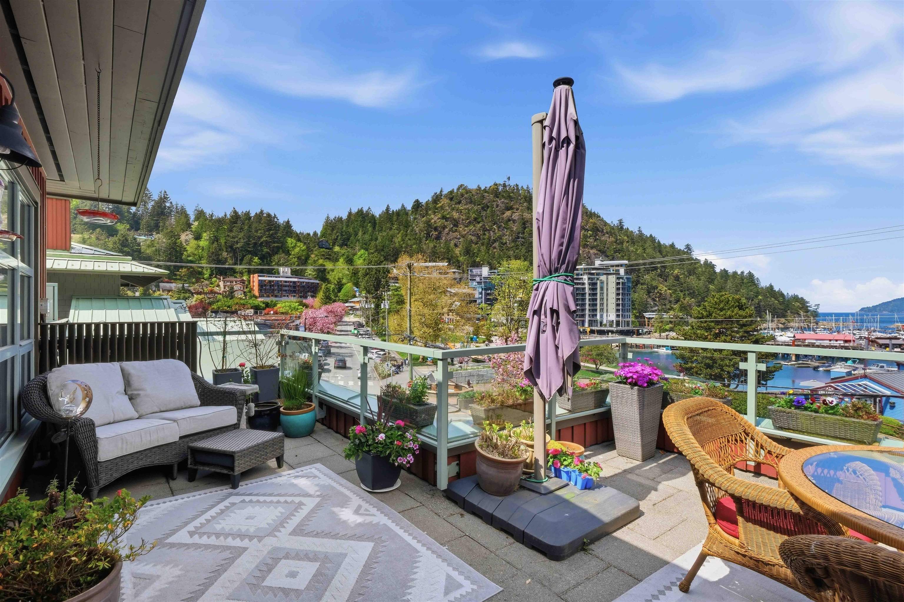 PH 1 6688 ROYAL AVENUE Unit: PH 1