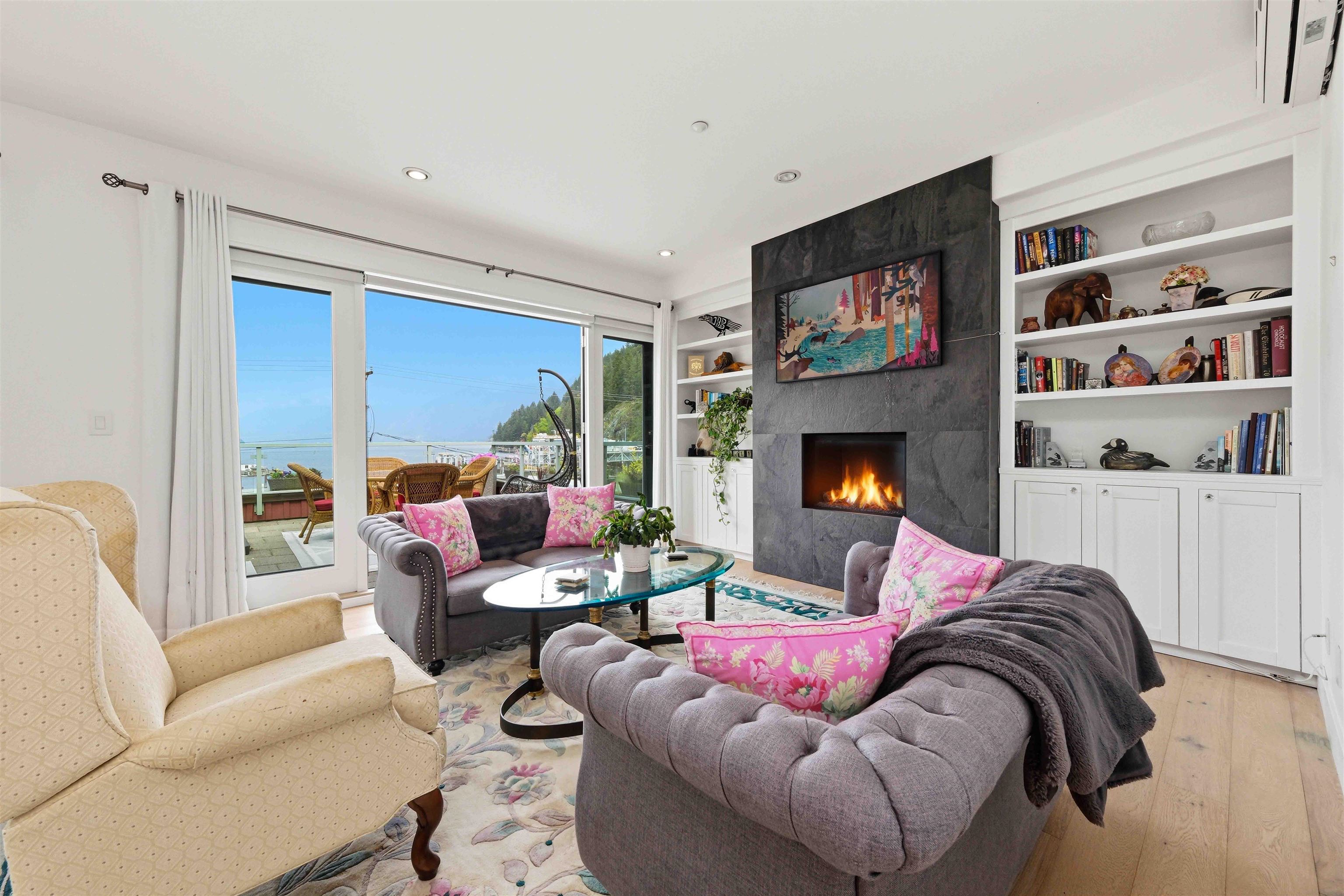 PH 1 6688 ROYAL AVENUE Unit: PH 1