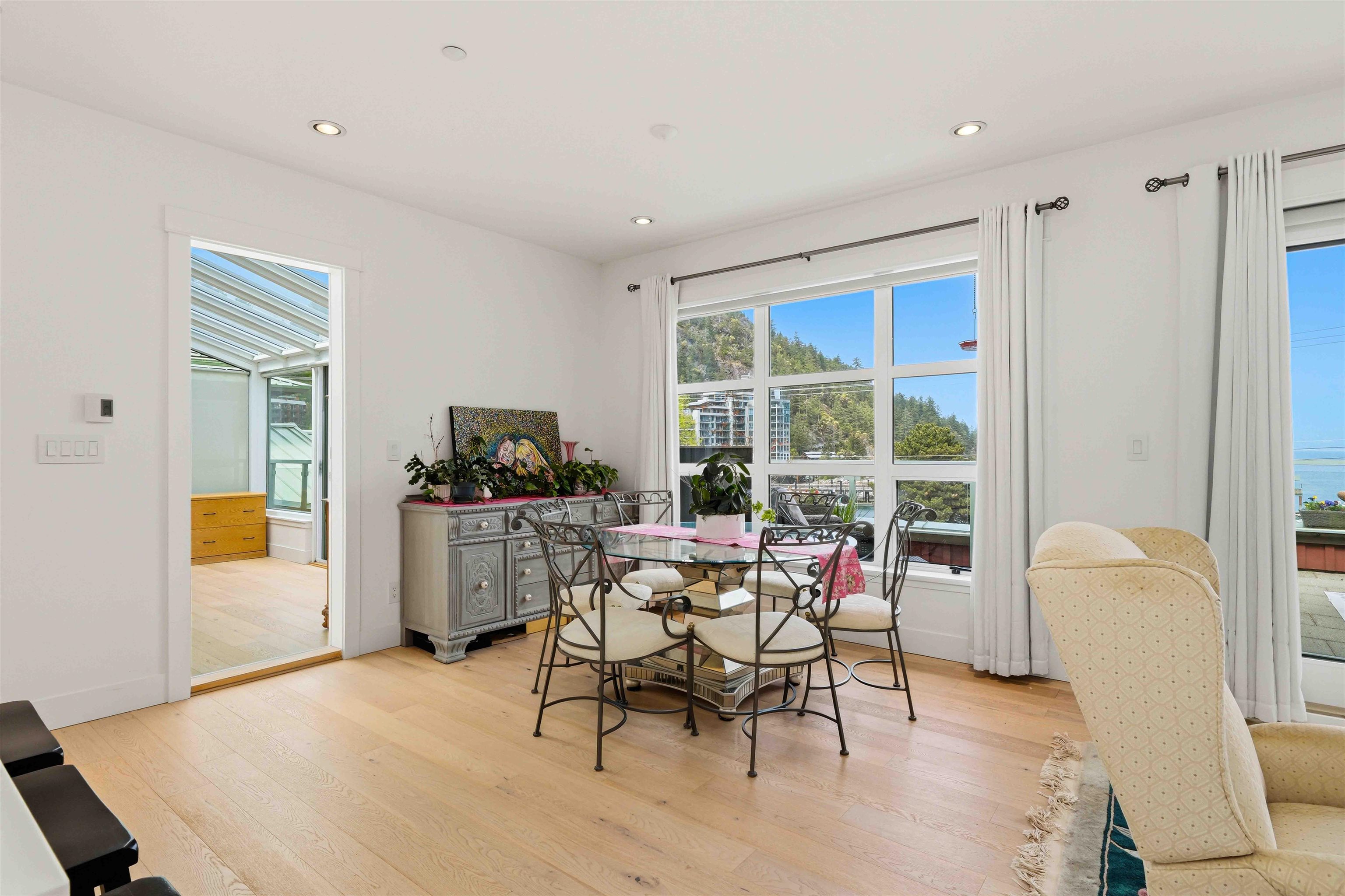 PH 1 6688 ROYAL AVENUE Unit: PH 1