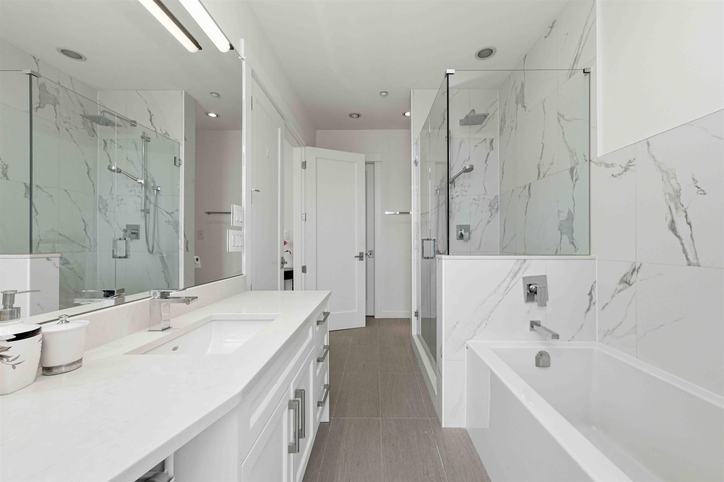 PH 1 6688 ROYAL AVENUE Unit: PH 1