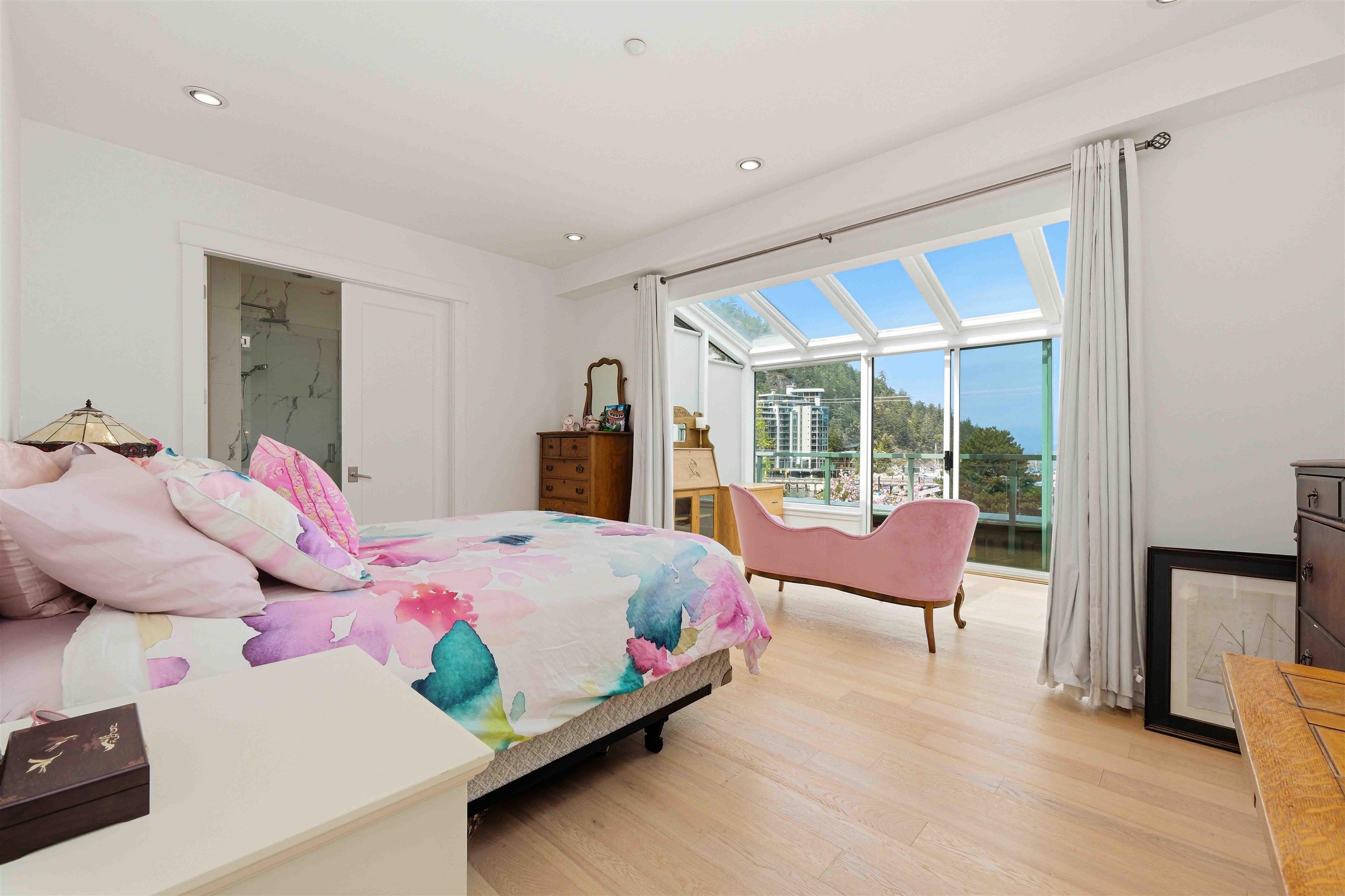 PH 1 6688 ROYAL AVENUE Unit: PH 1