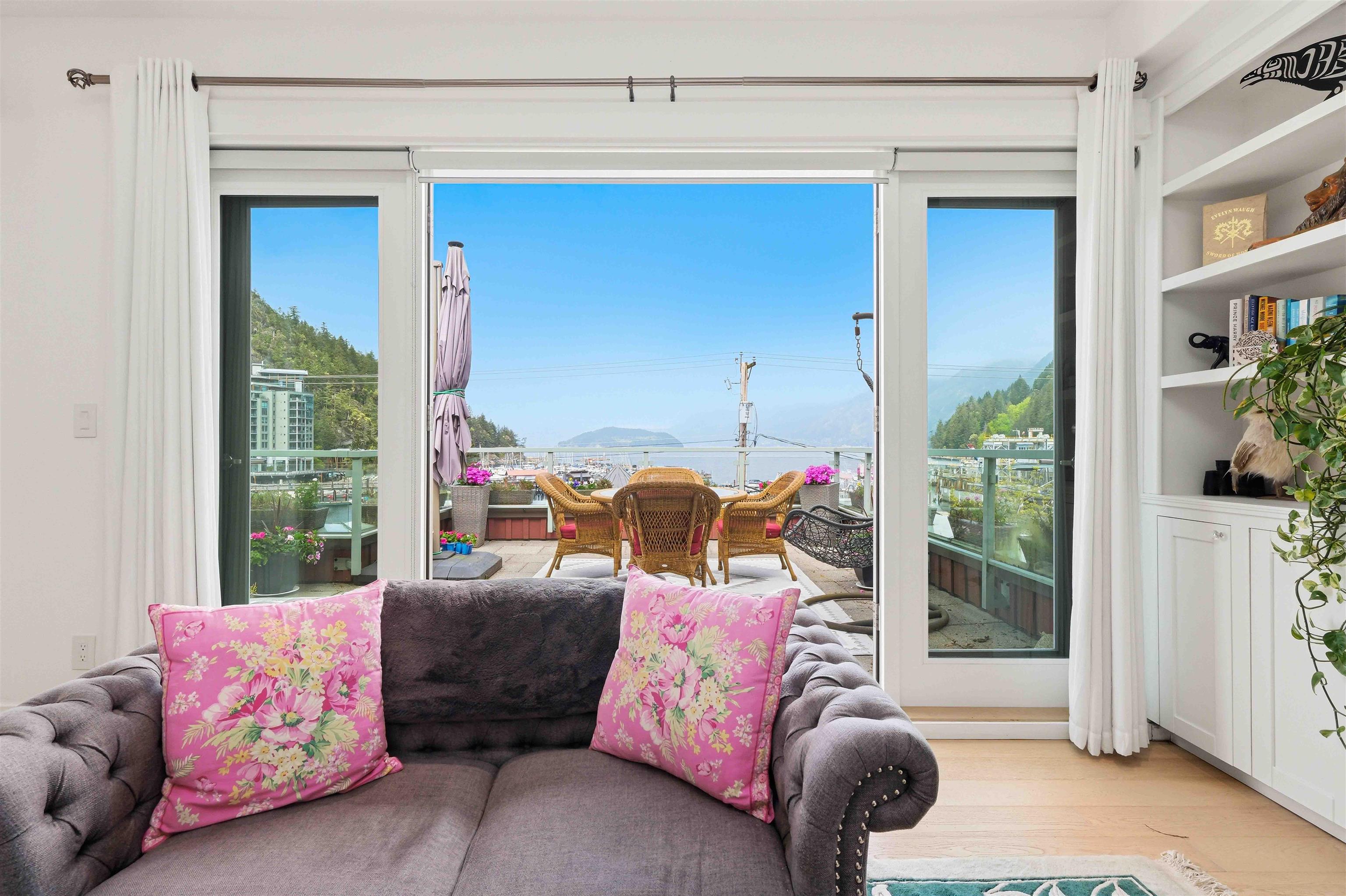 PH 1 6688 ROYAL AVENUE Unit: PH 1