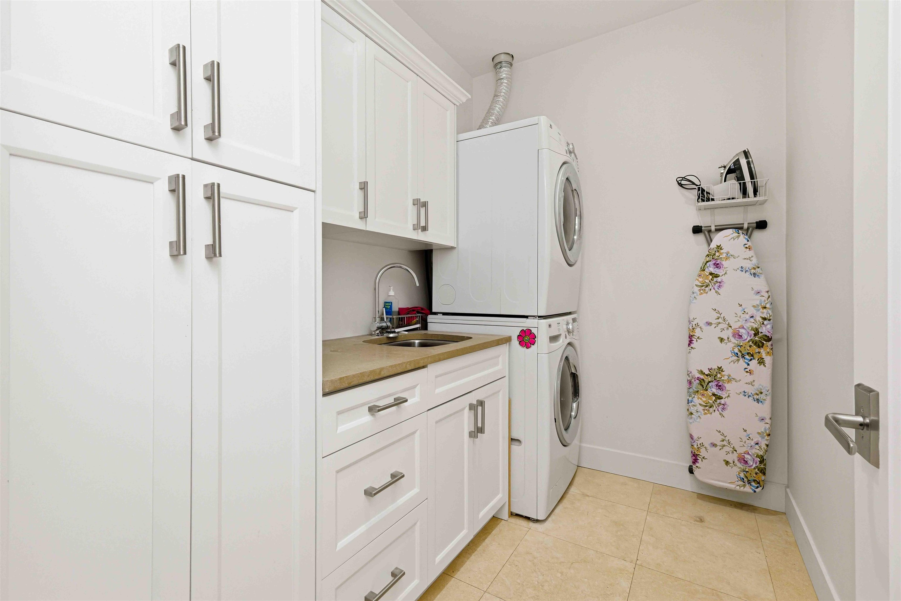 PH 1 6688 ROYAL AVENUE Unit: PH 1