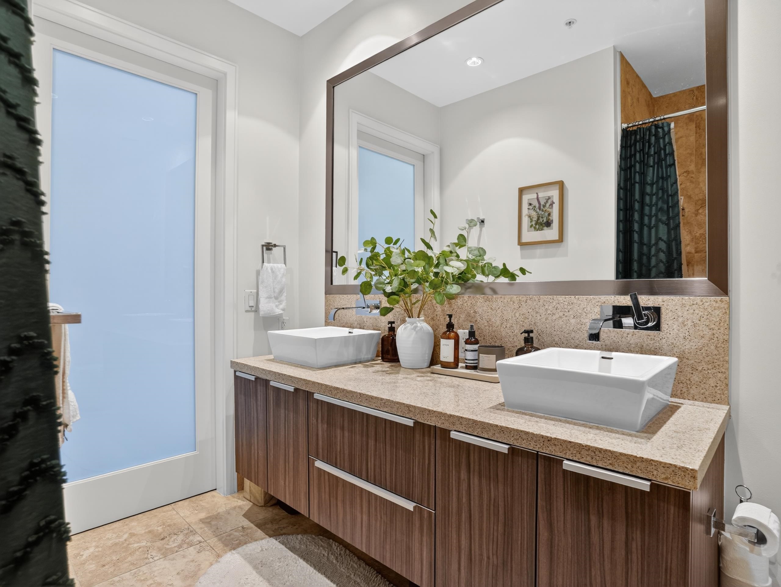 704 123 W 1ST AVENUE Unit: 704