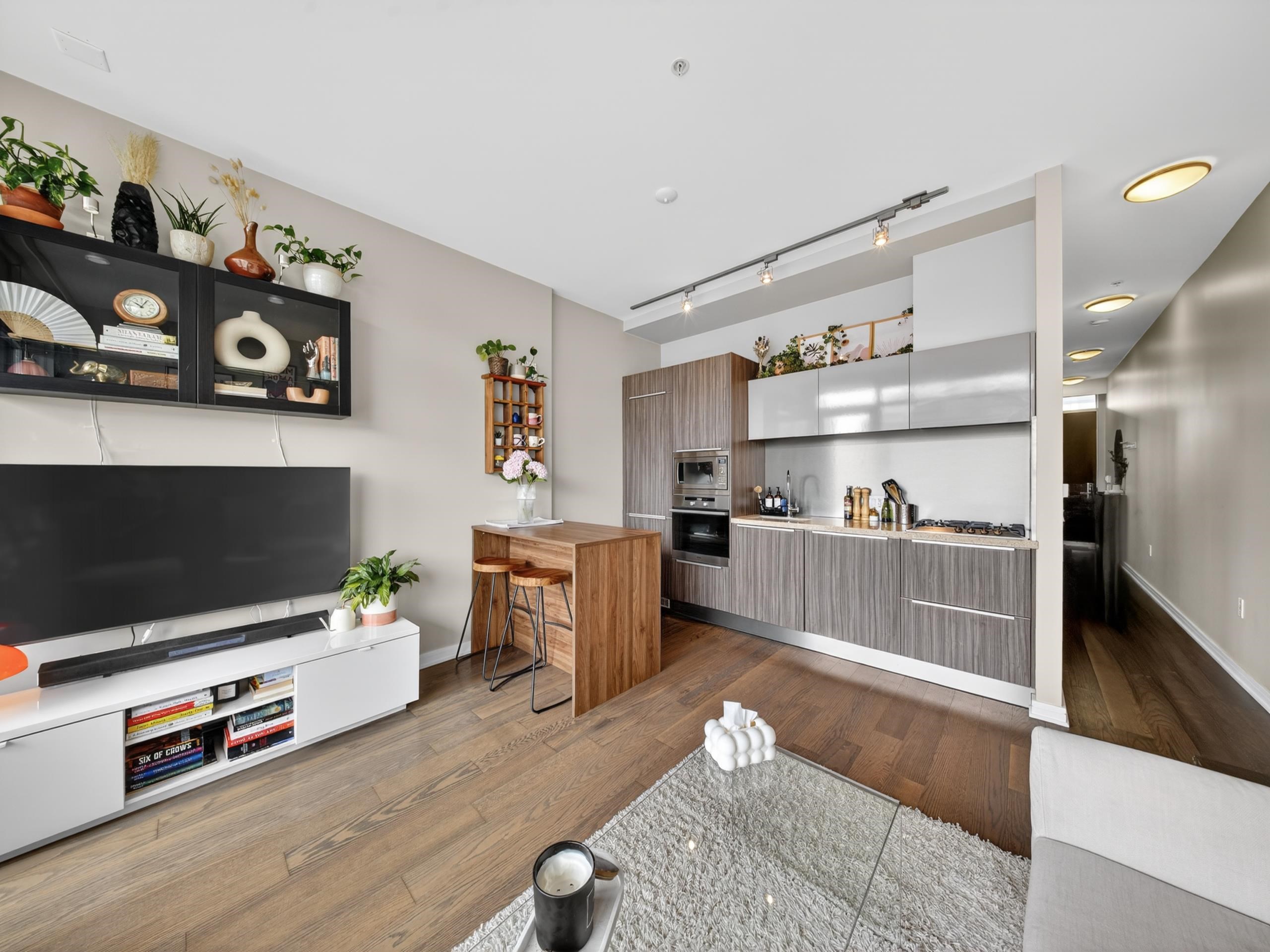 704 123 W 1ST AVENUE Unit: 704