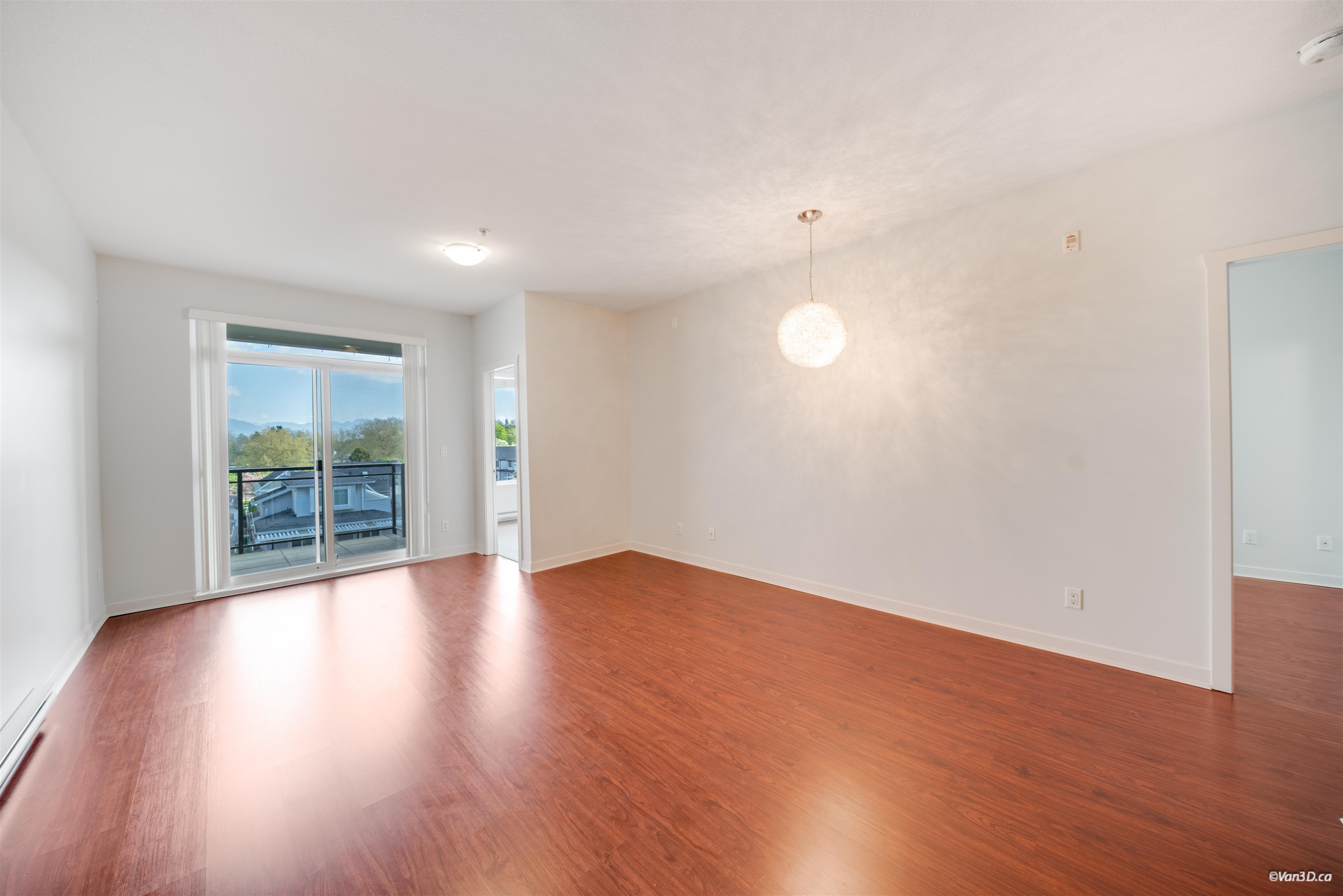 329 2239 KINGSWAY Unit: 329