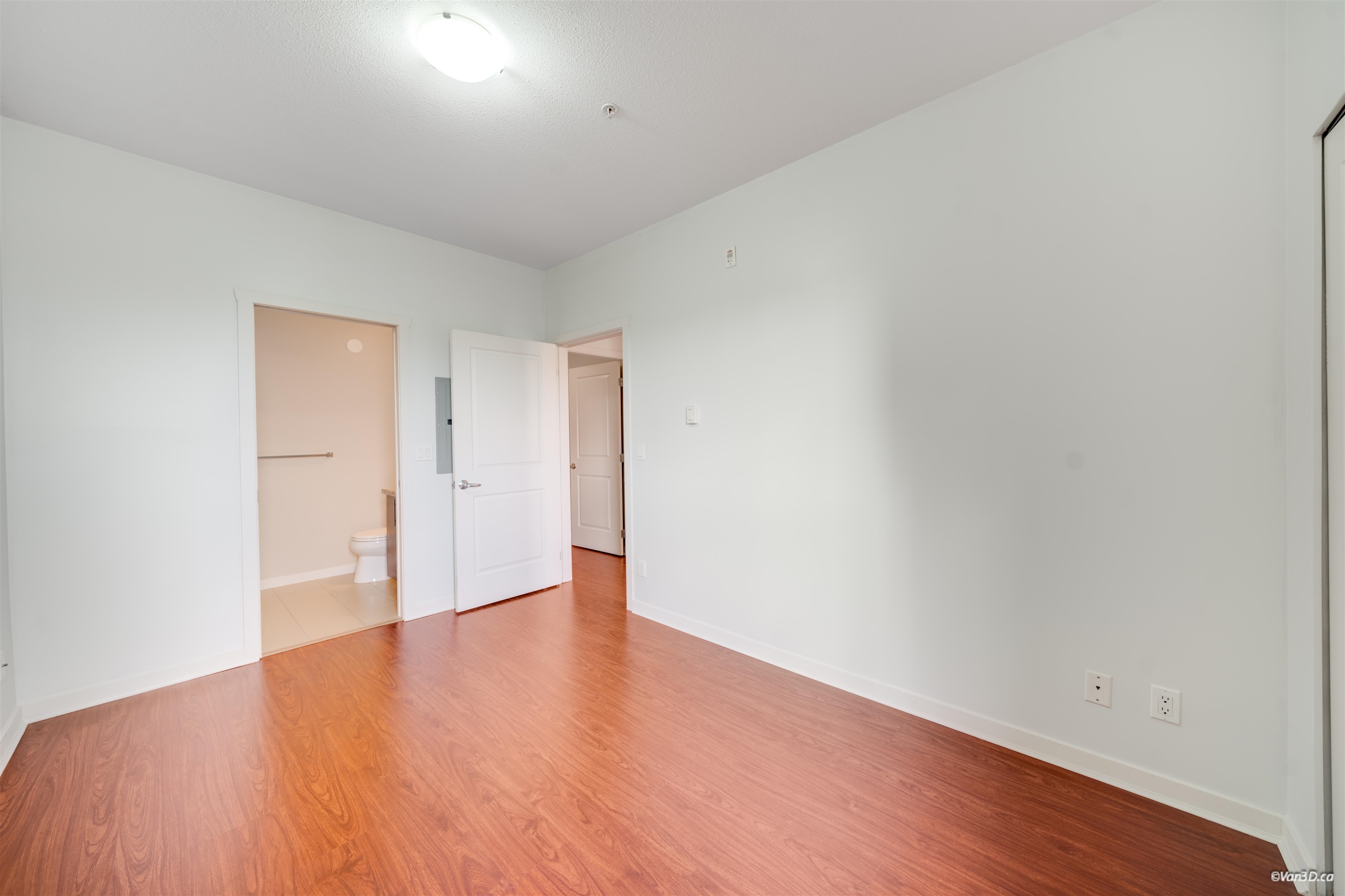 329 2239 KINGSWAY Unit: 329