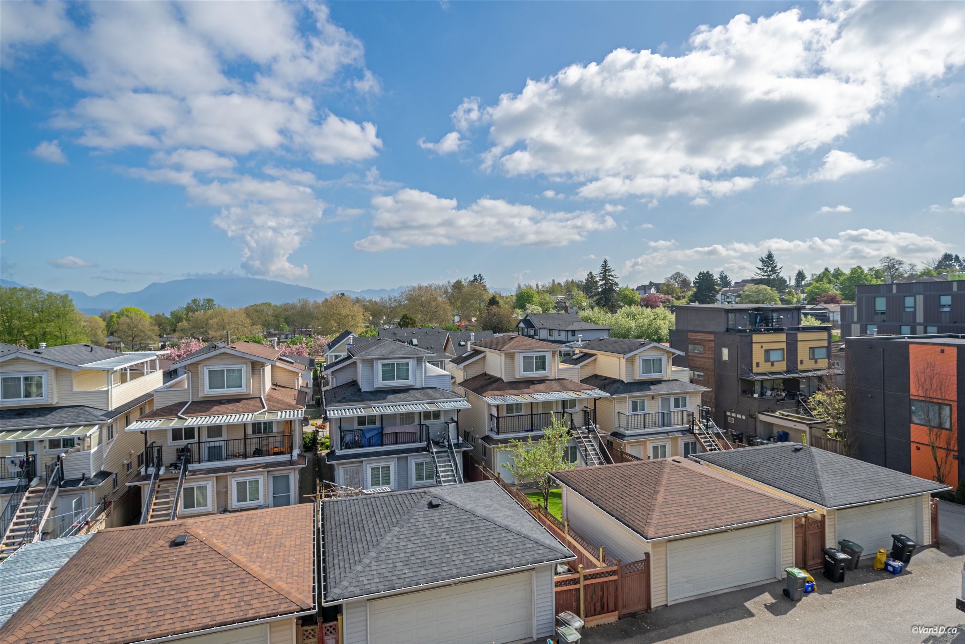 329 2239 KINGSWAY Unit: 329