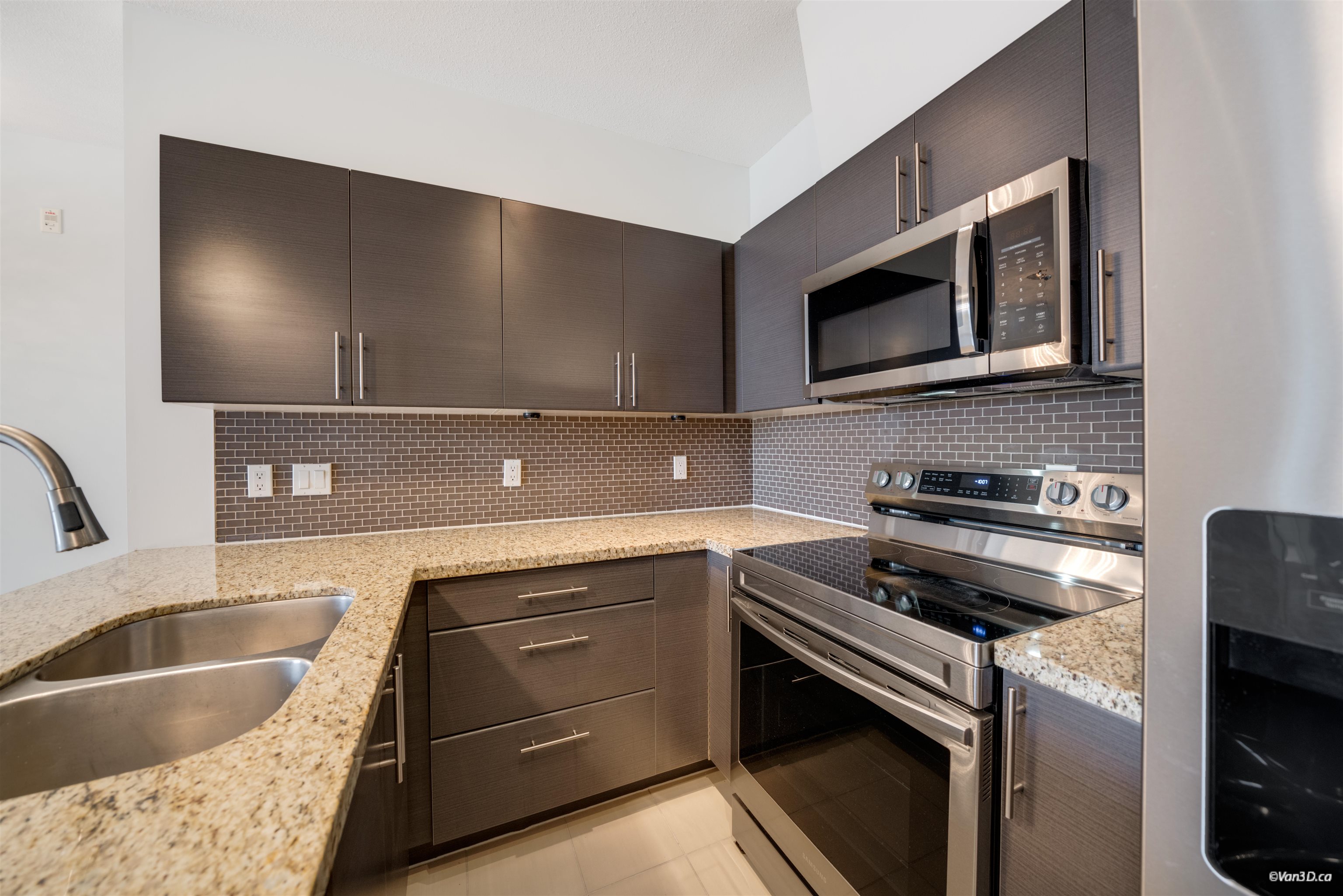 329 2239 KINGSWAY Unit: 329