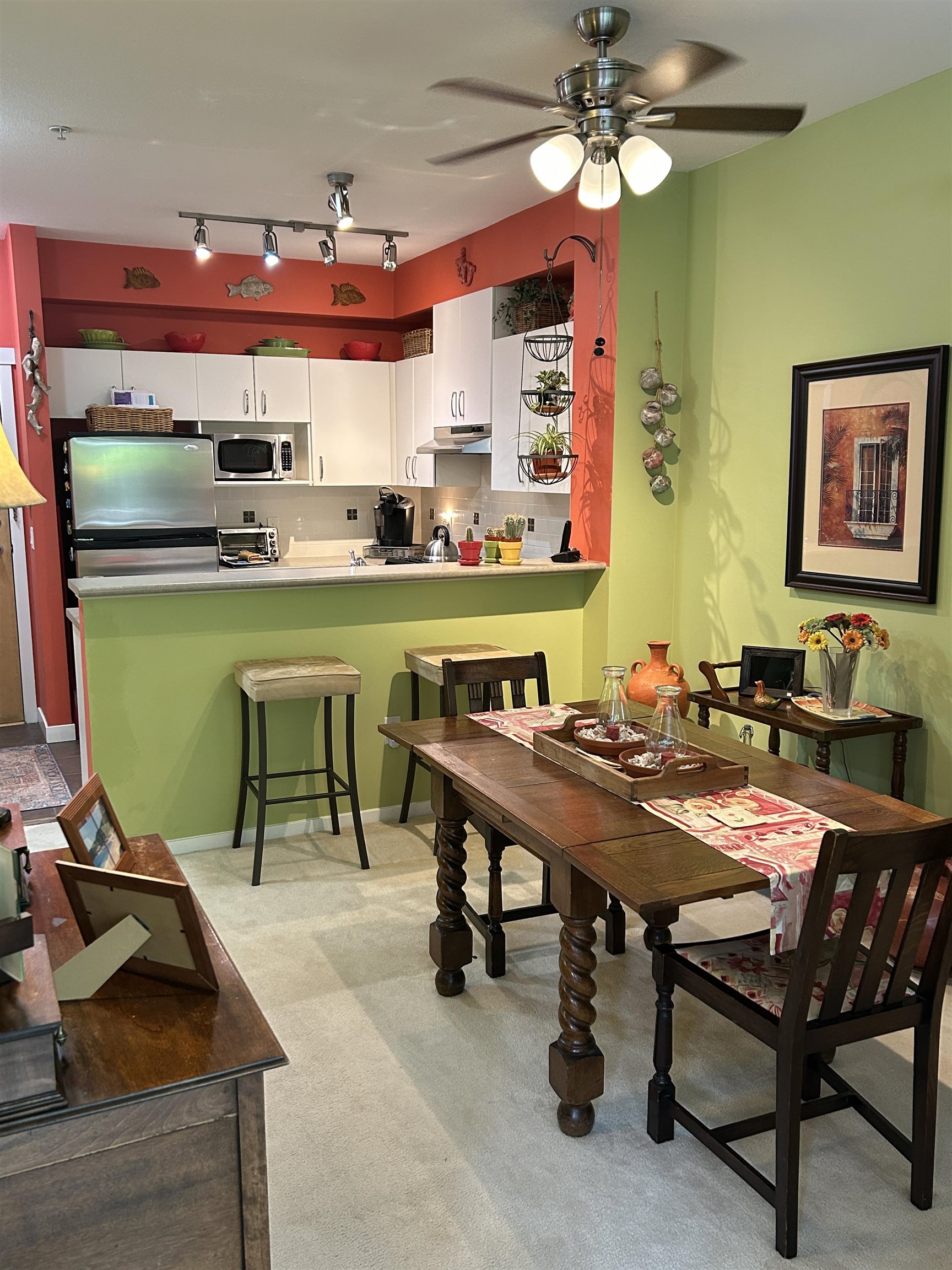 121 801 KLAHANIE DRIVE Unit: 121