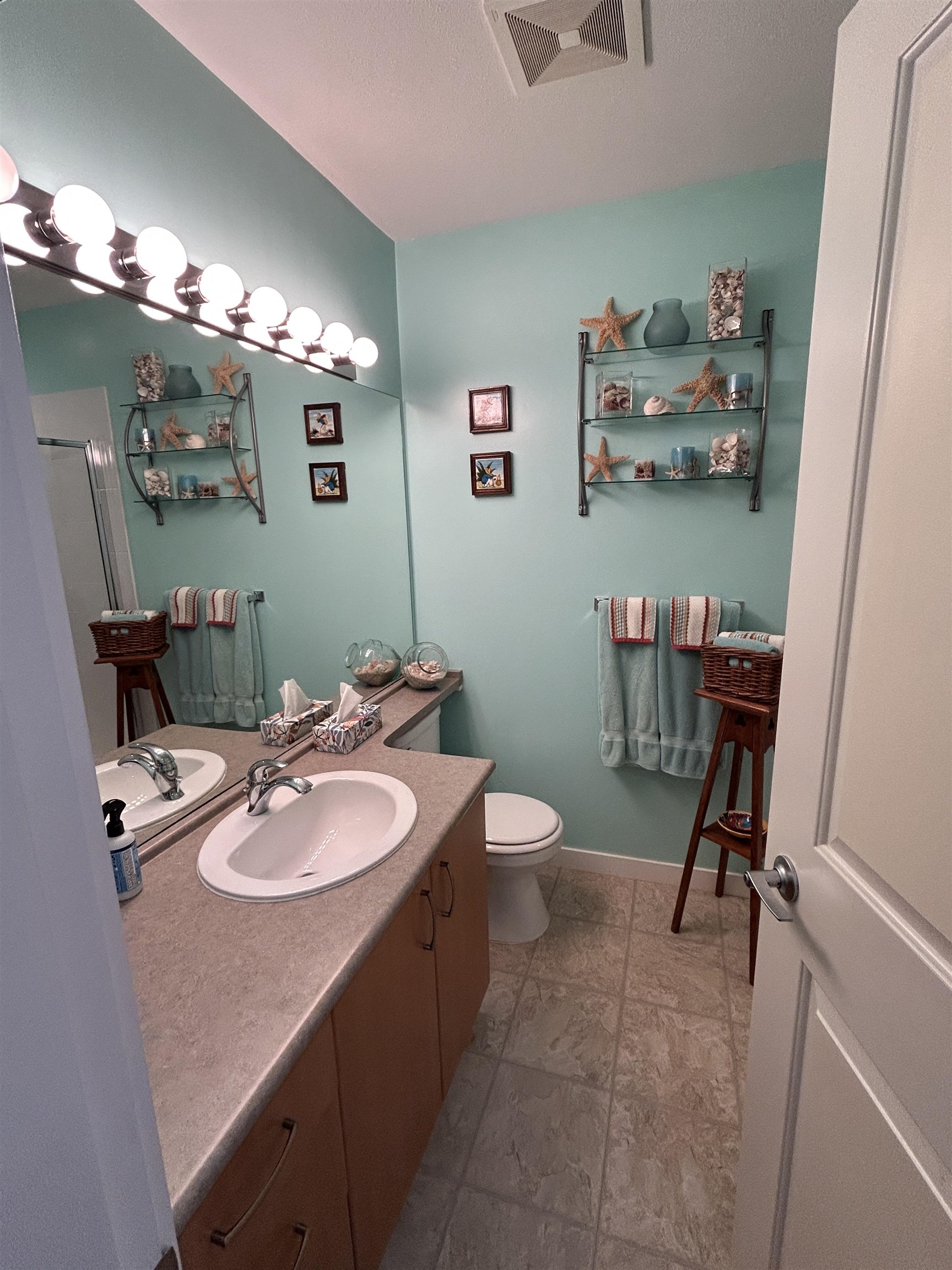121 801 KLAHANIE DRIVE Unit: 121