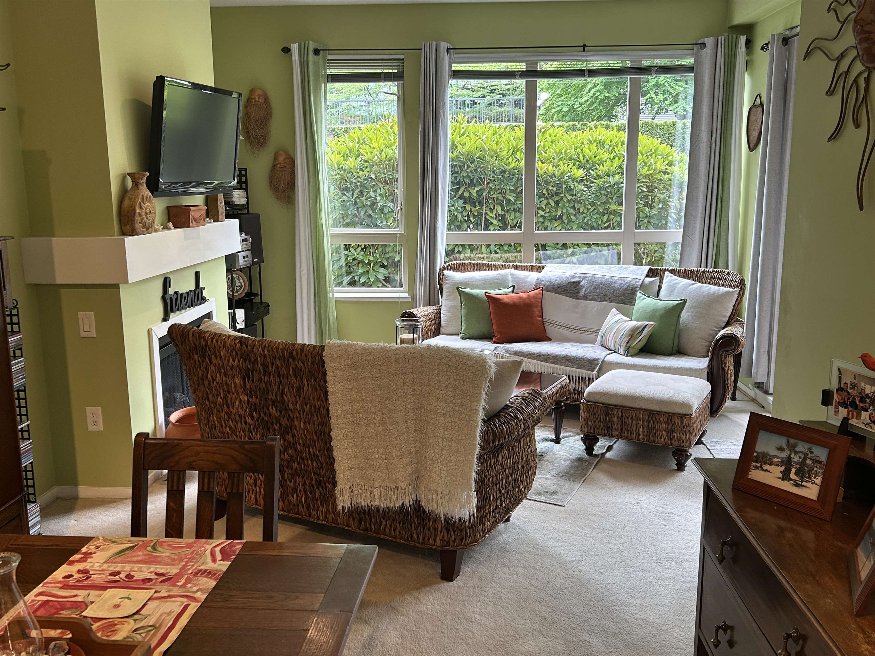 121 801 KLAHANIE DRIVE Unit: 121