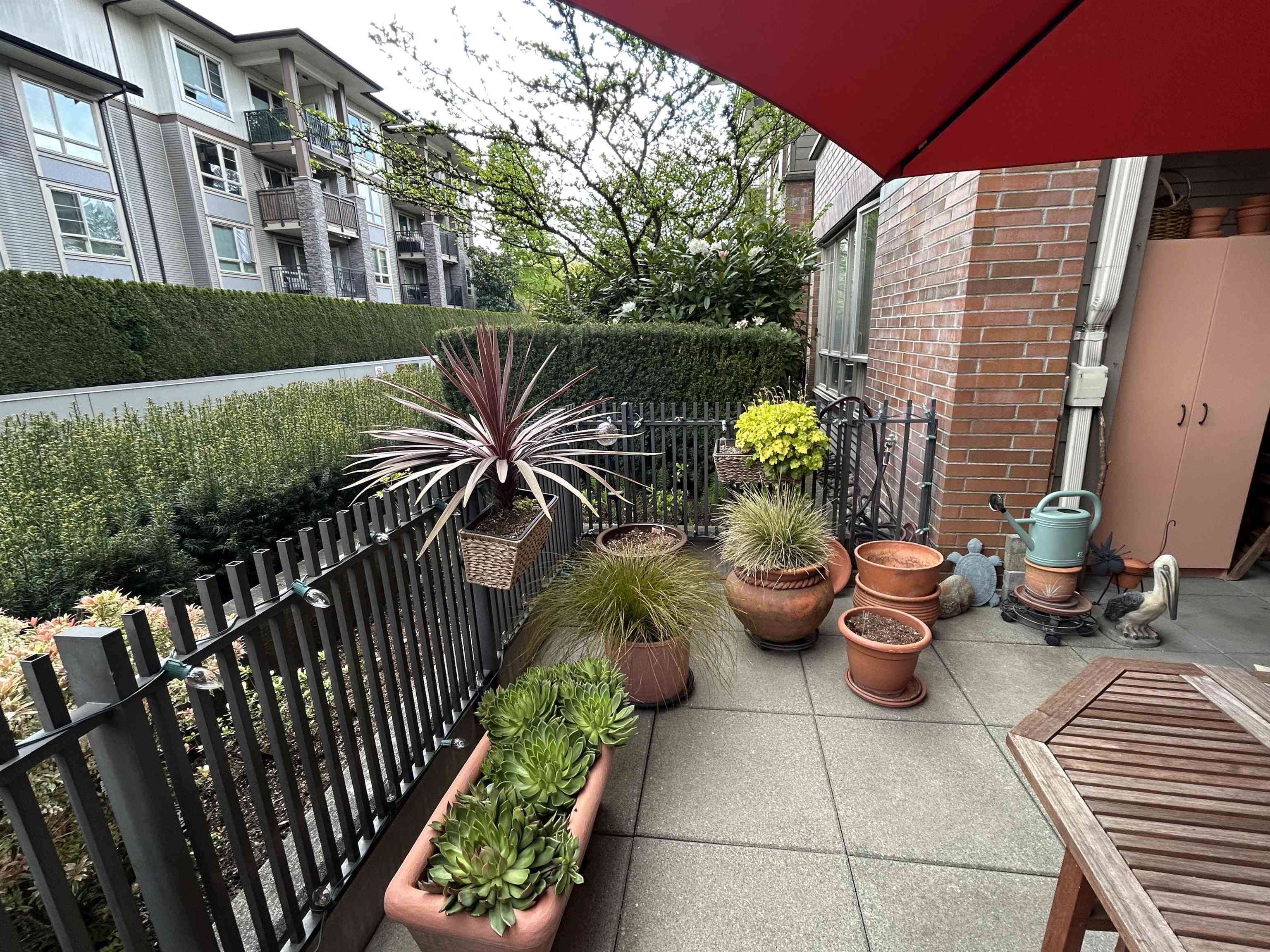 121 801 KLAHANIE DRIVE Unit: 121