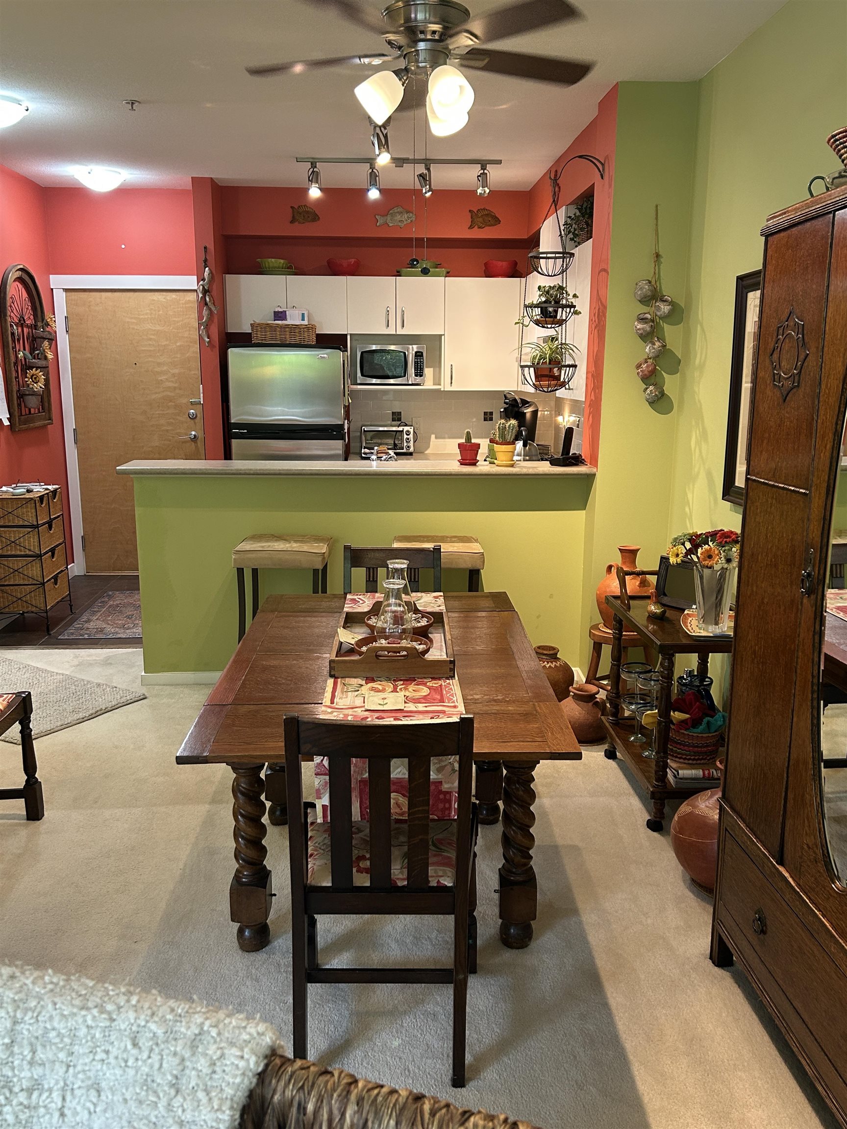 121 801 KLAHANIE DRIVE Unit: 121