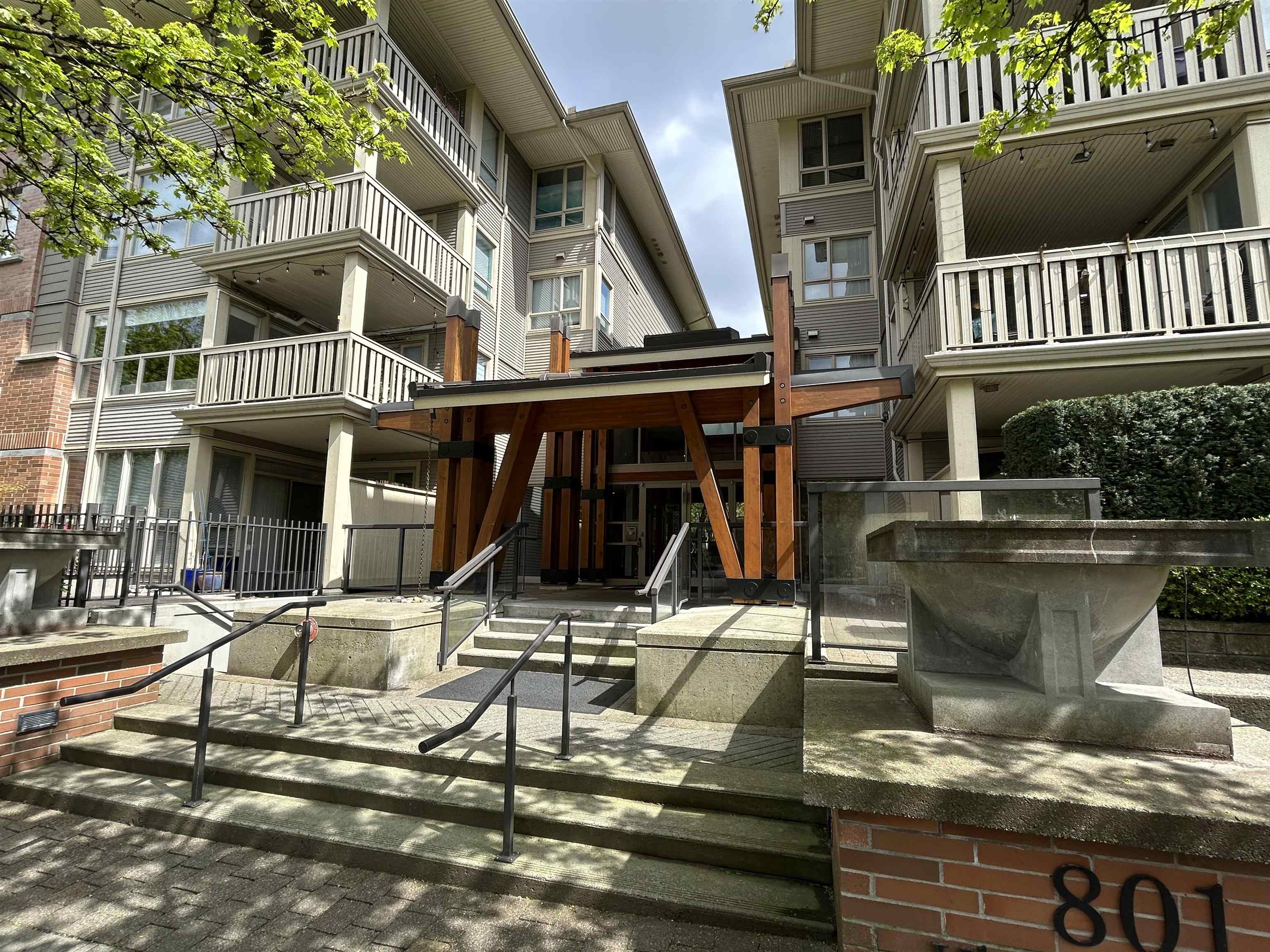121 801 KLAHANIE DRIVE Unit: 121