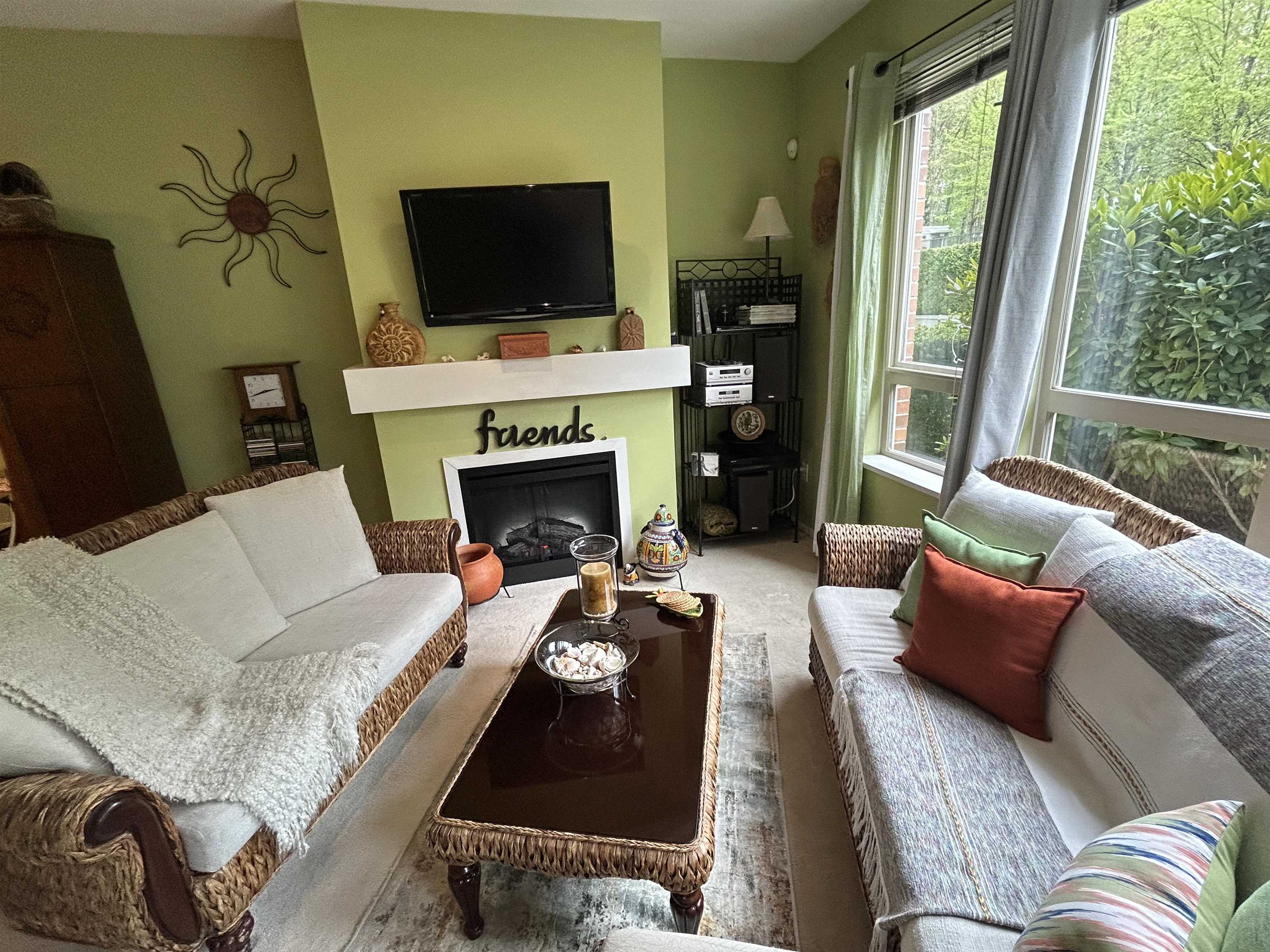 121 801 KLAHANIE DRIVE Unit: 121