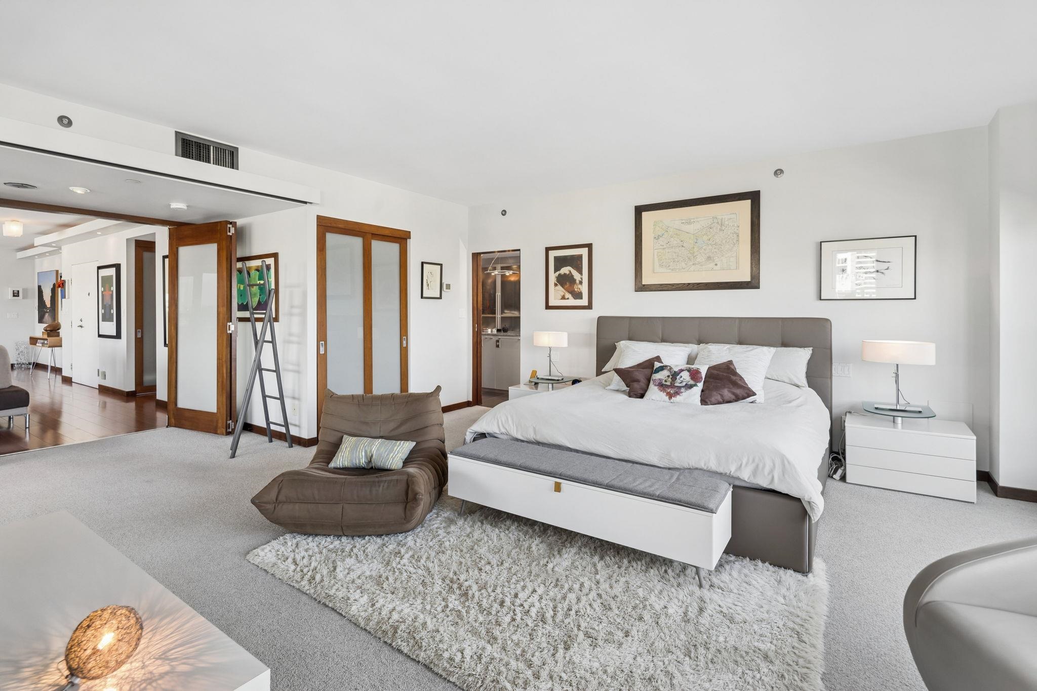 2301 909 BURRARD STREET Unit: 2301
