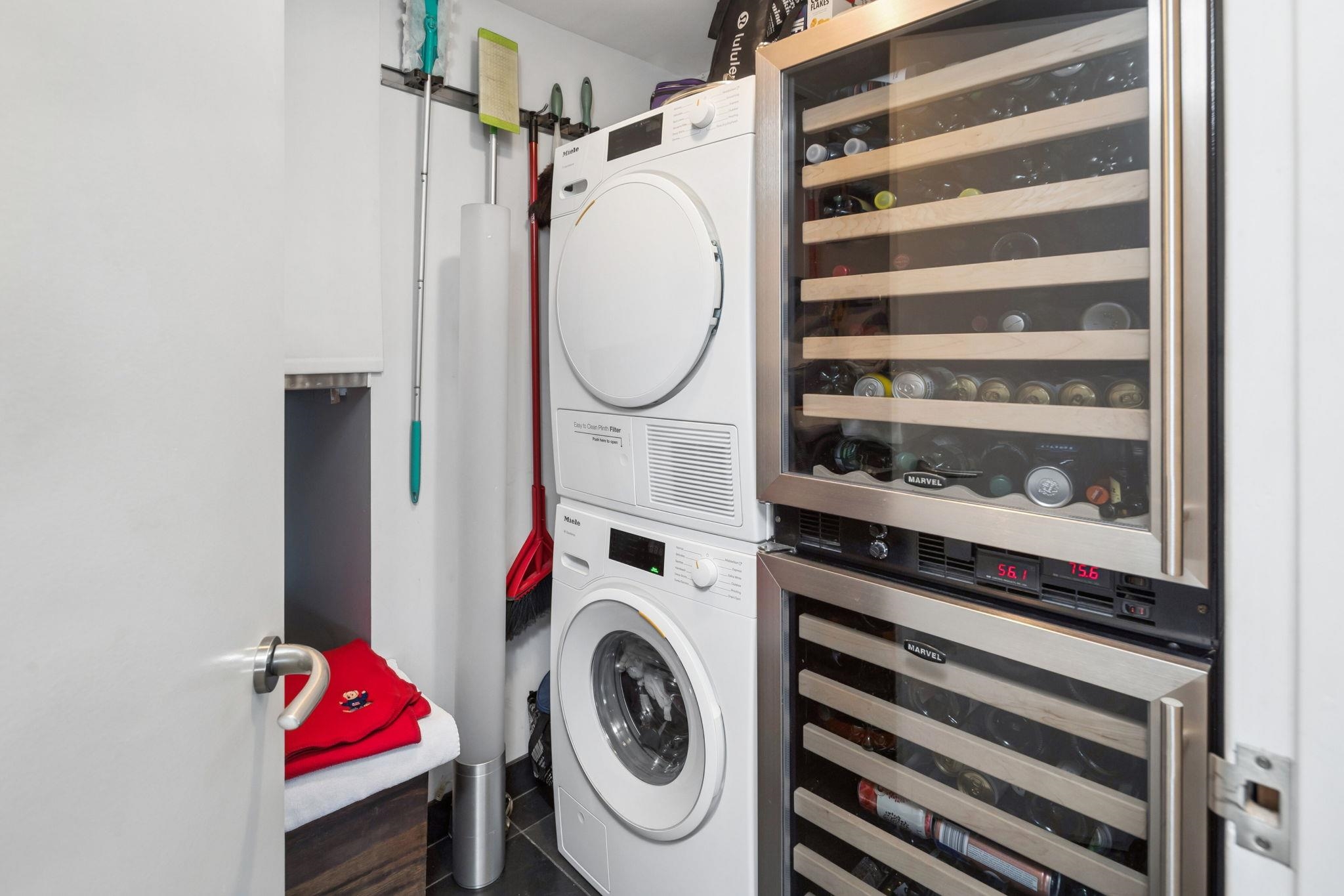 2301 909 BURRARD STREET Unit: 2301