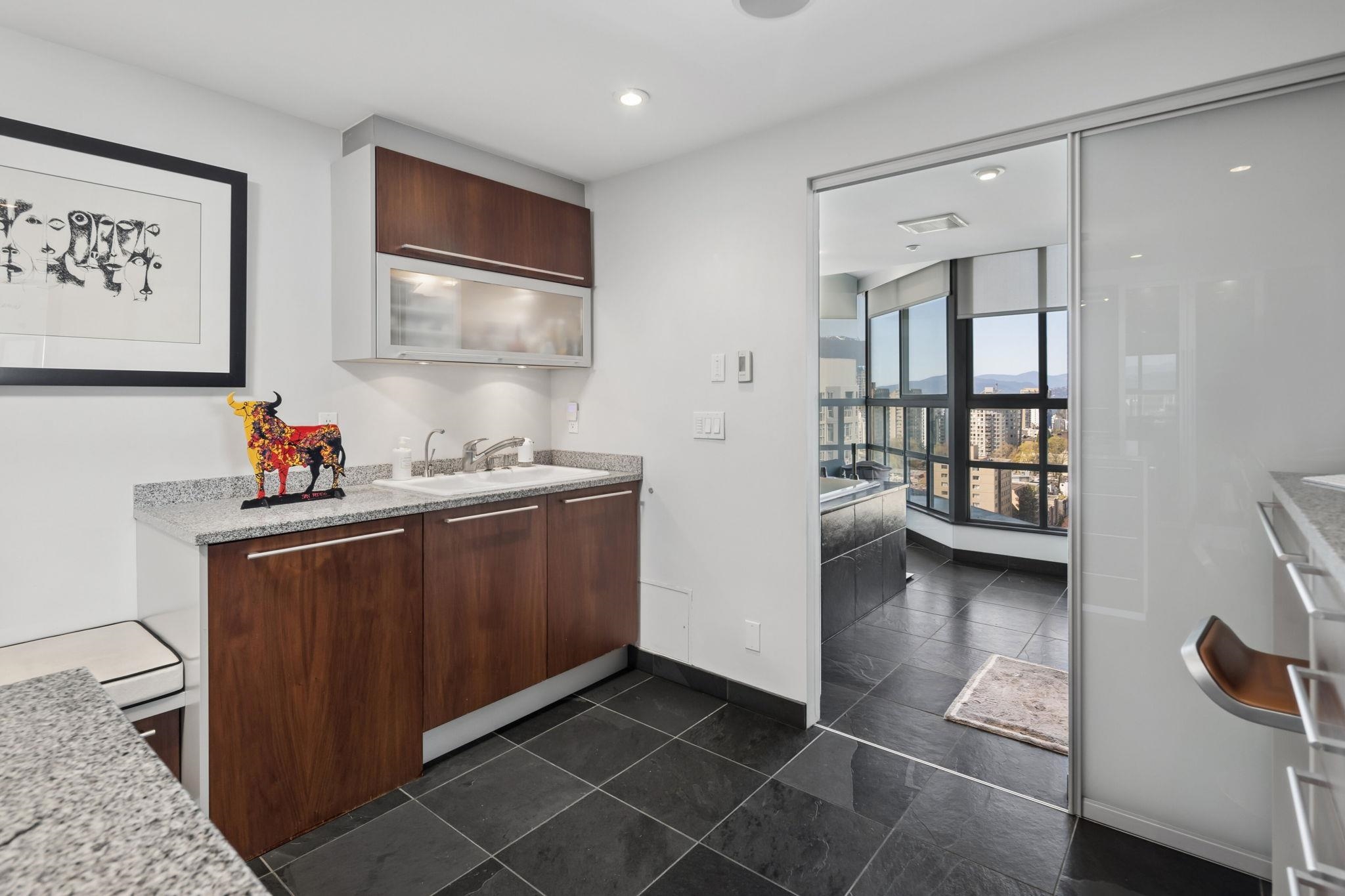 2301 909 BURRARD STREET Unit: 2301