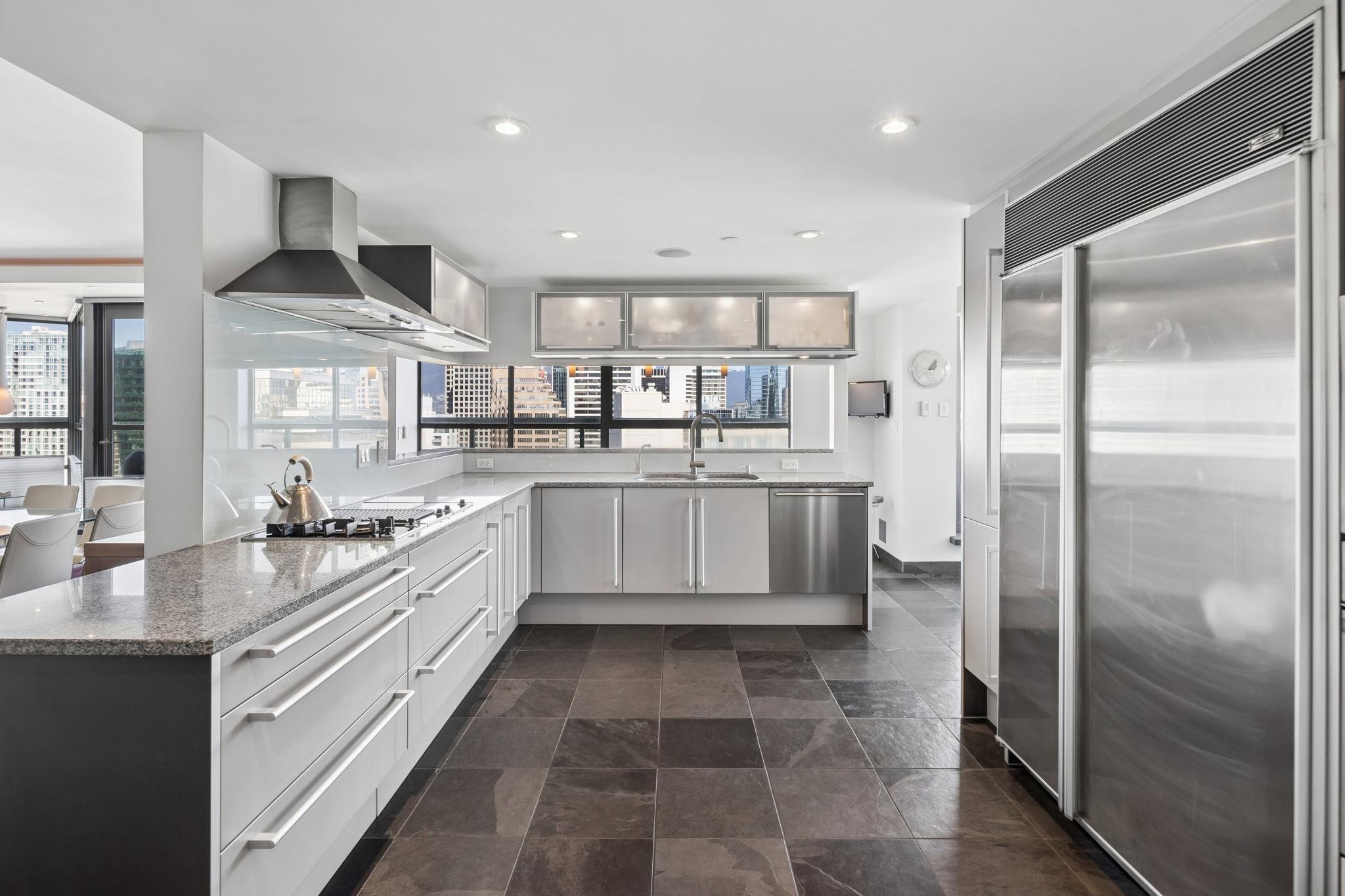 2301 909 BURRARD STREET Unit: 2301