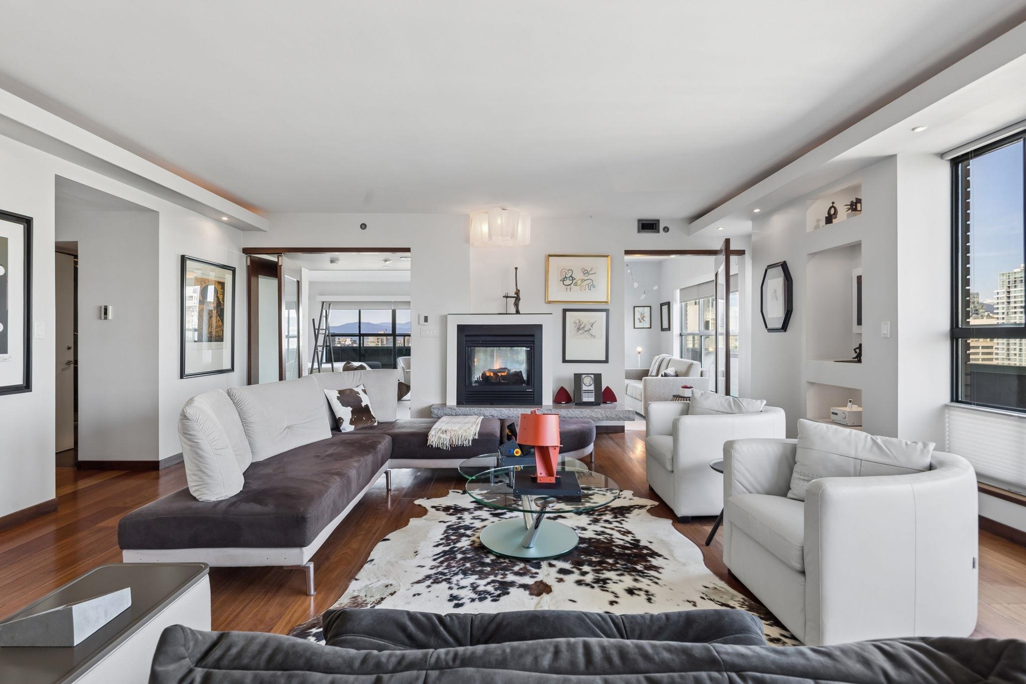 2301 909 BURRARD STREET Unit: 2301
