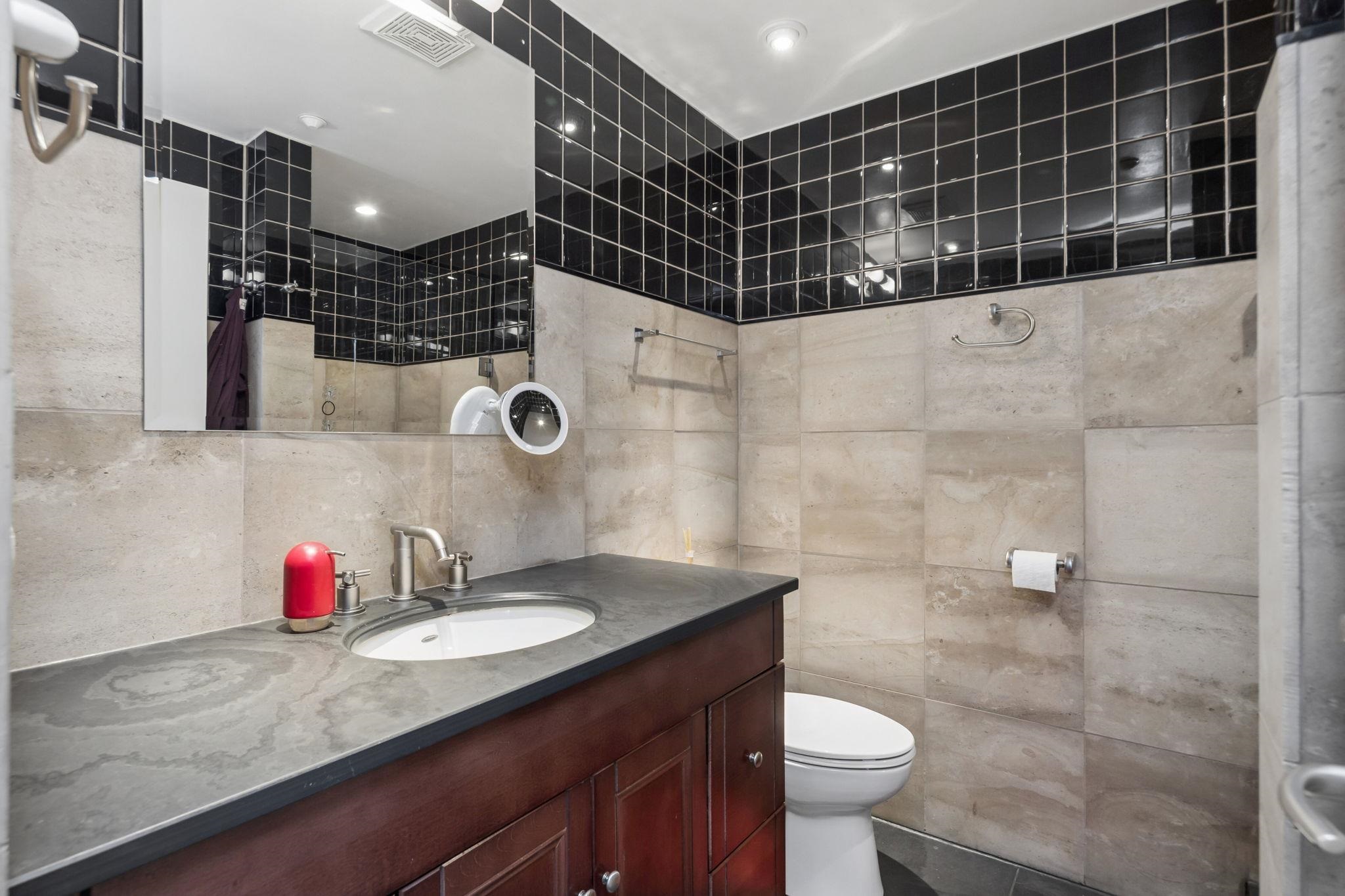 2301 909 BURRARD STREET Unit: 2301