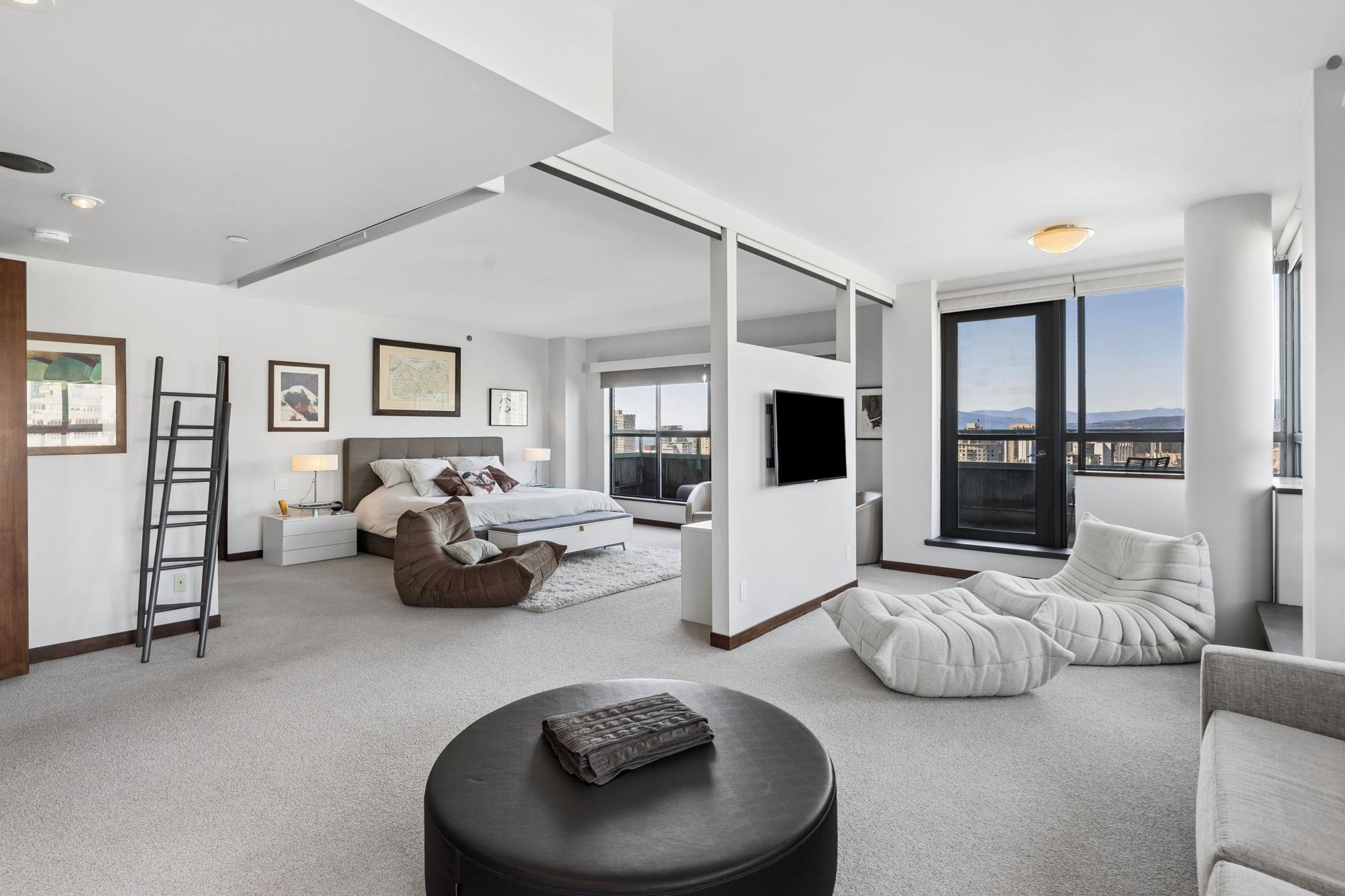 2301 909 BURRARD STREET Unit: 2301