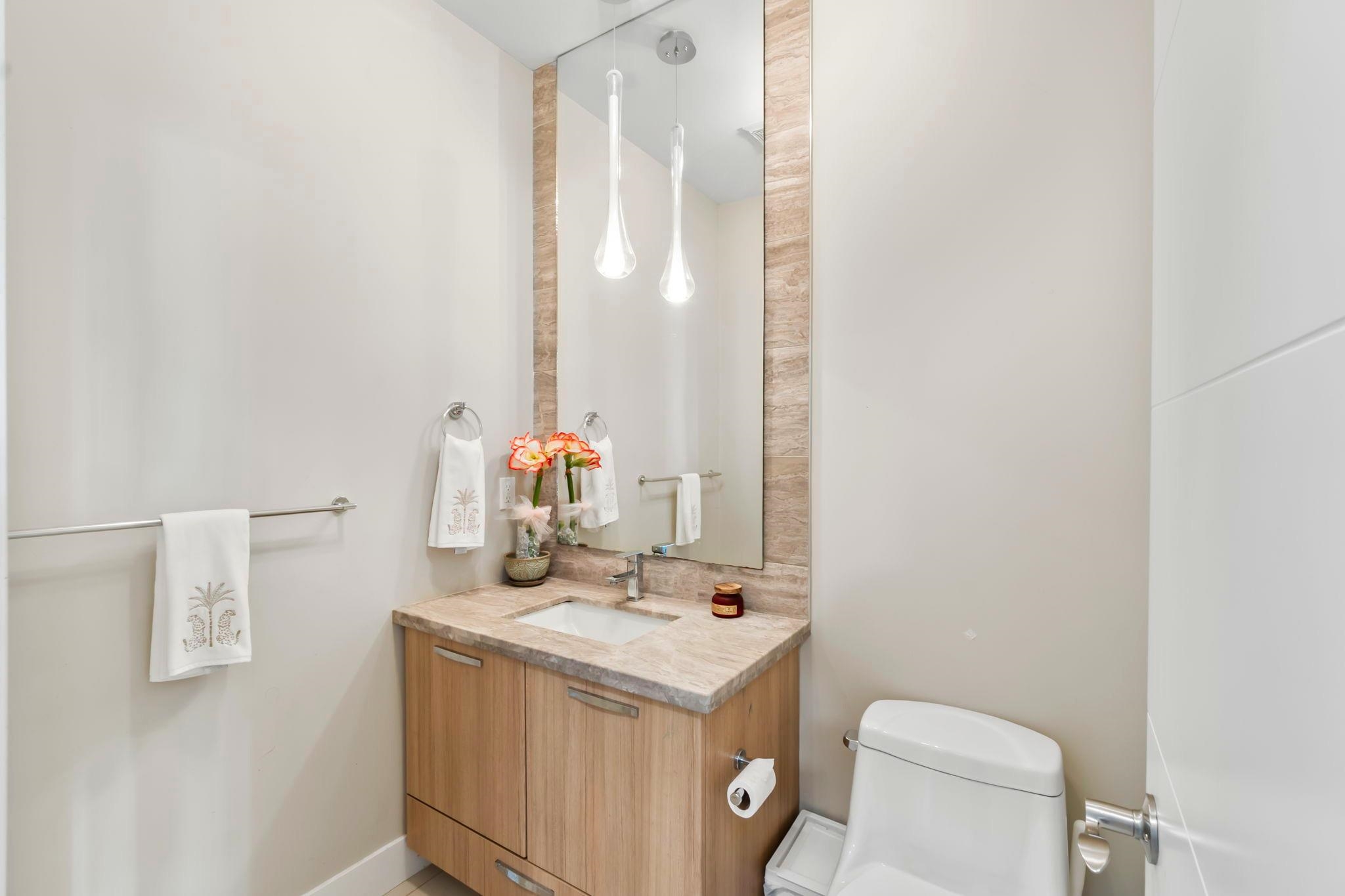64 6350 142 STREET Unit: 64